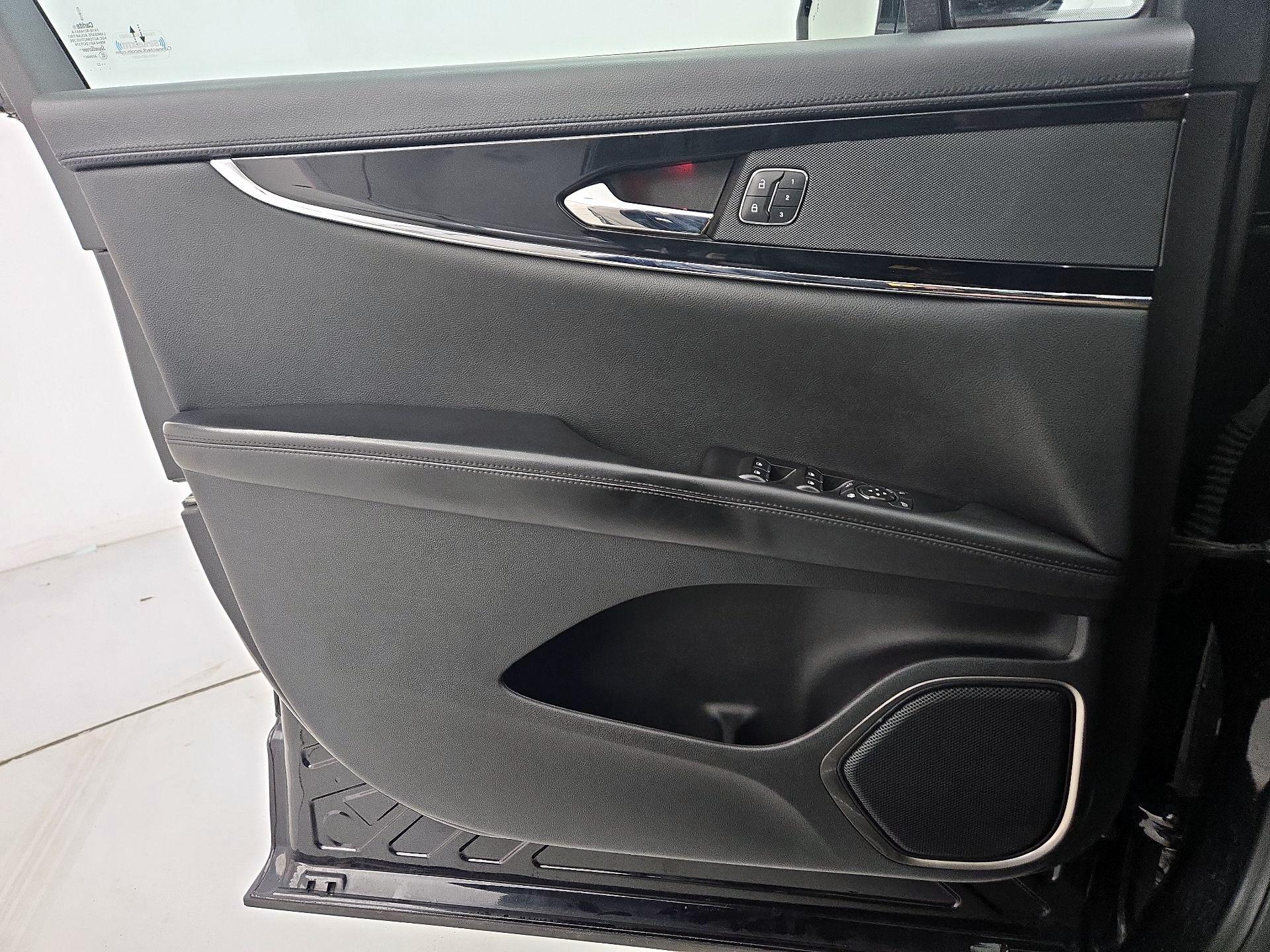 Thumbnail: 2022 Lincoln Nautilus - 12