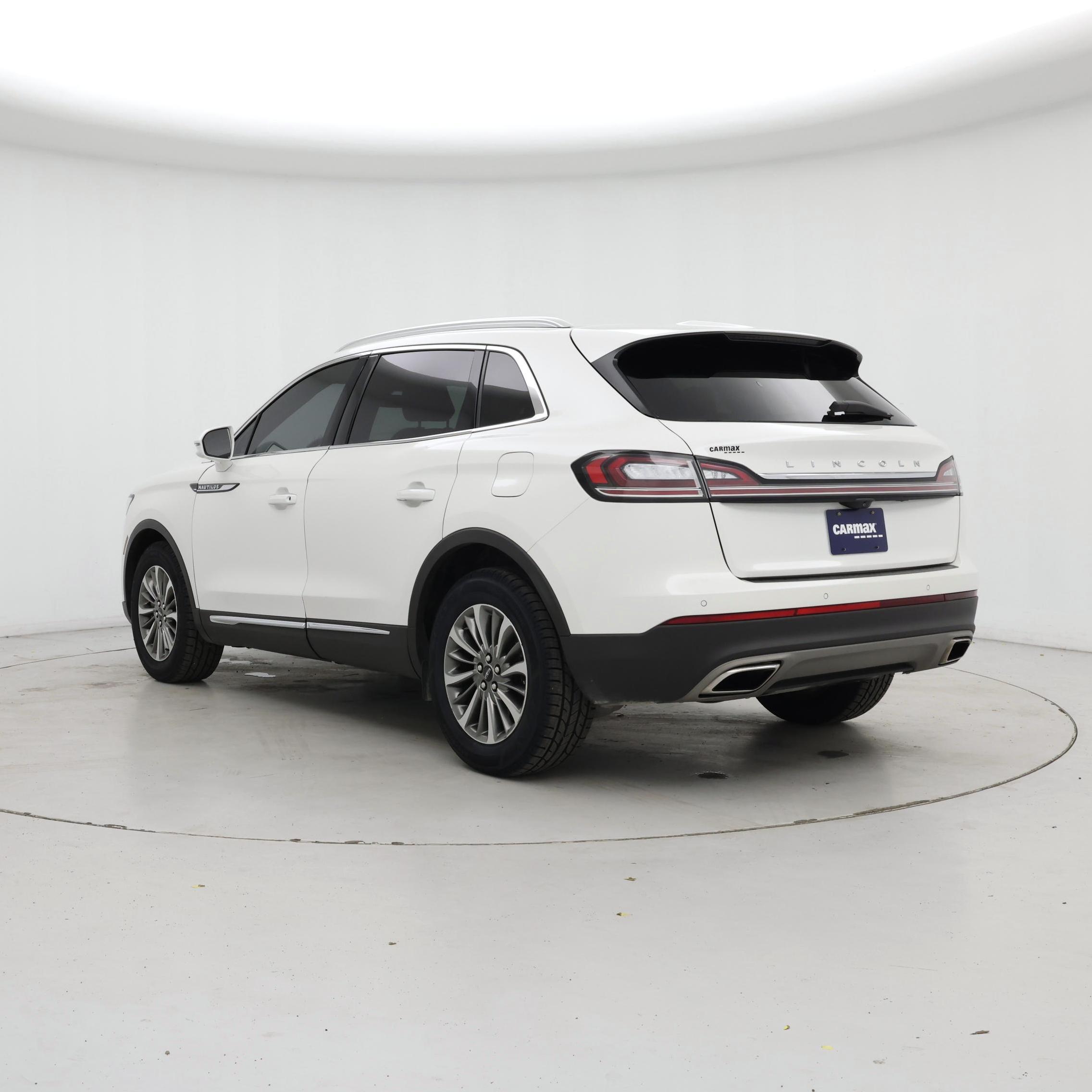 Thumbnail: 2022 Lincoln Nautilus - 2