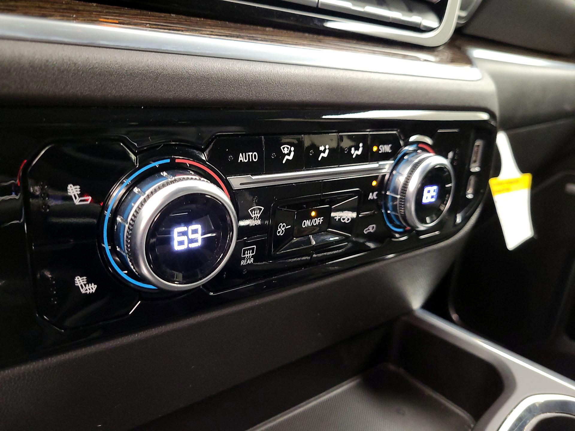 Thumbnail: 2022 GMC Sierra 1500 - 16