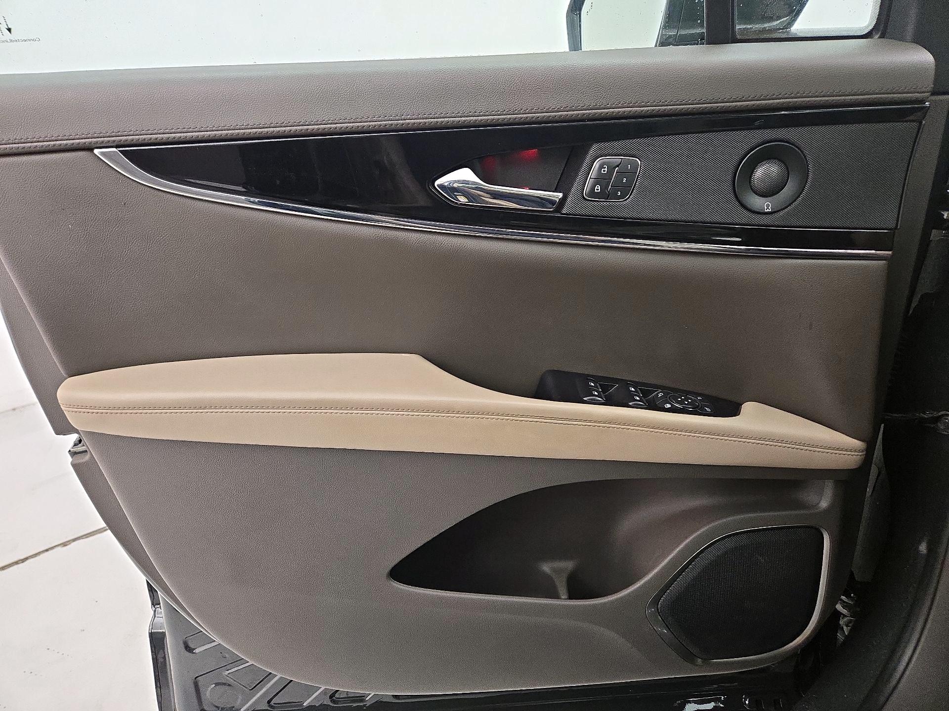 Thumbnail: 2022 Lincoln Nautilus - 12