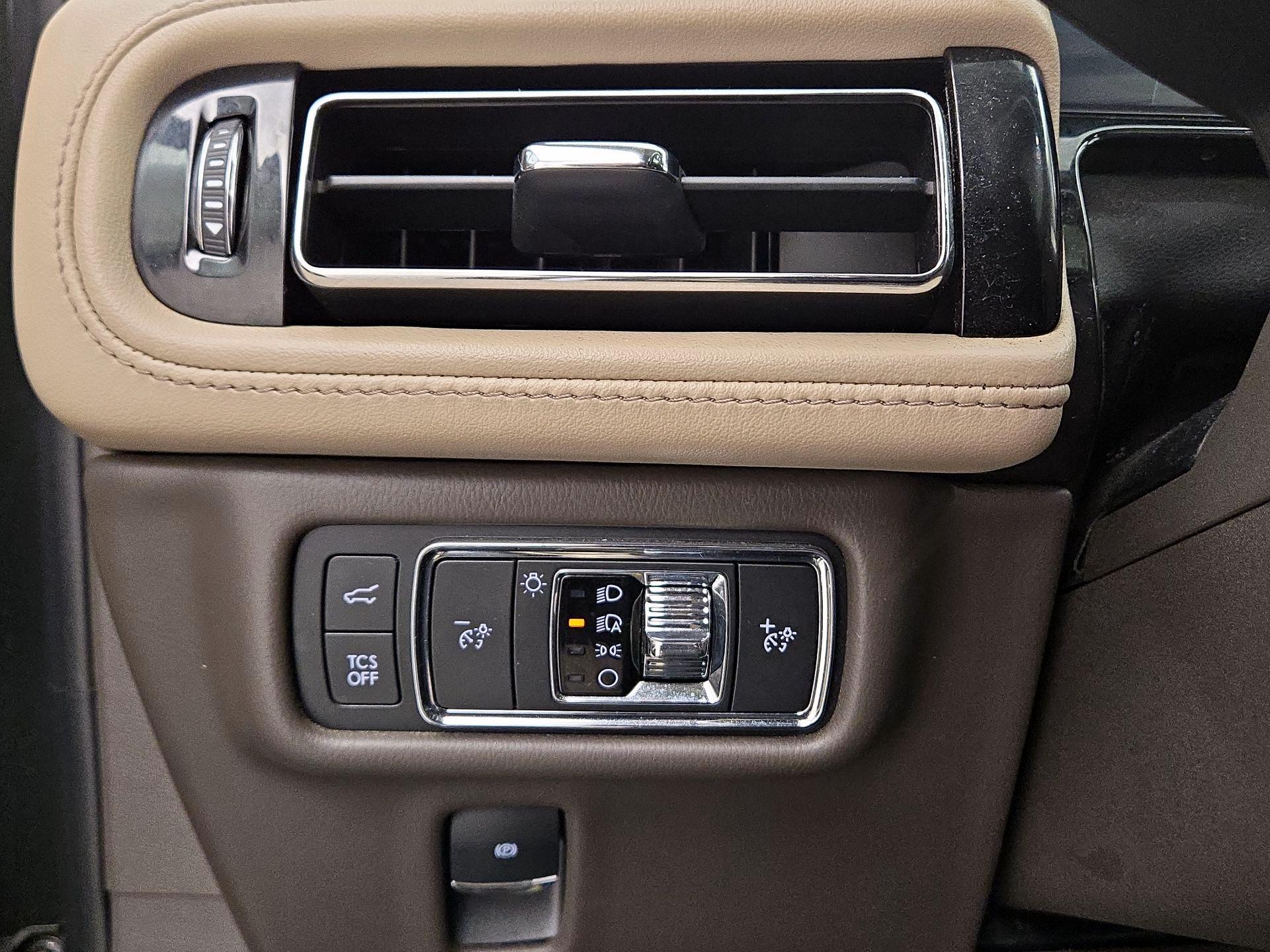 Thumbnail: 2022 Lincoln Nautilus - 13