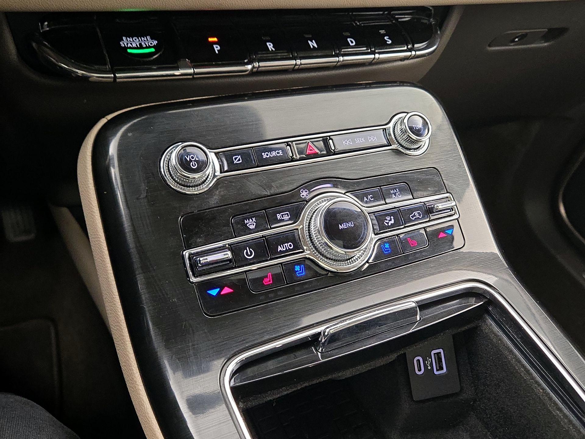 Thumbnail: 2022 Lincoln Nautilus - 16