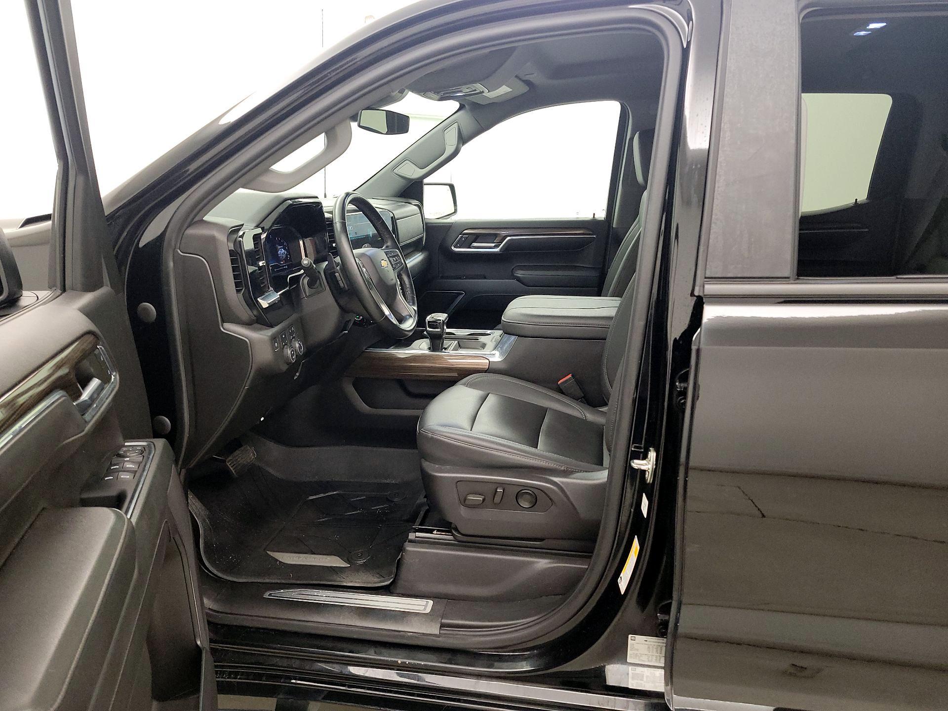 Thumbnail: 2023 Chevrolet Silverado 1500 - 11