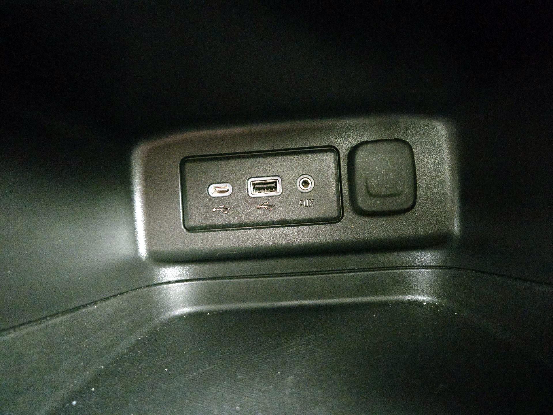 Thumbnail: 2023 Chevrolet Equinox - 18