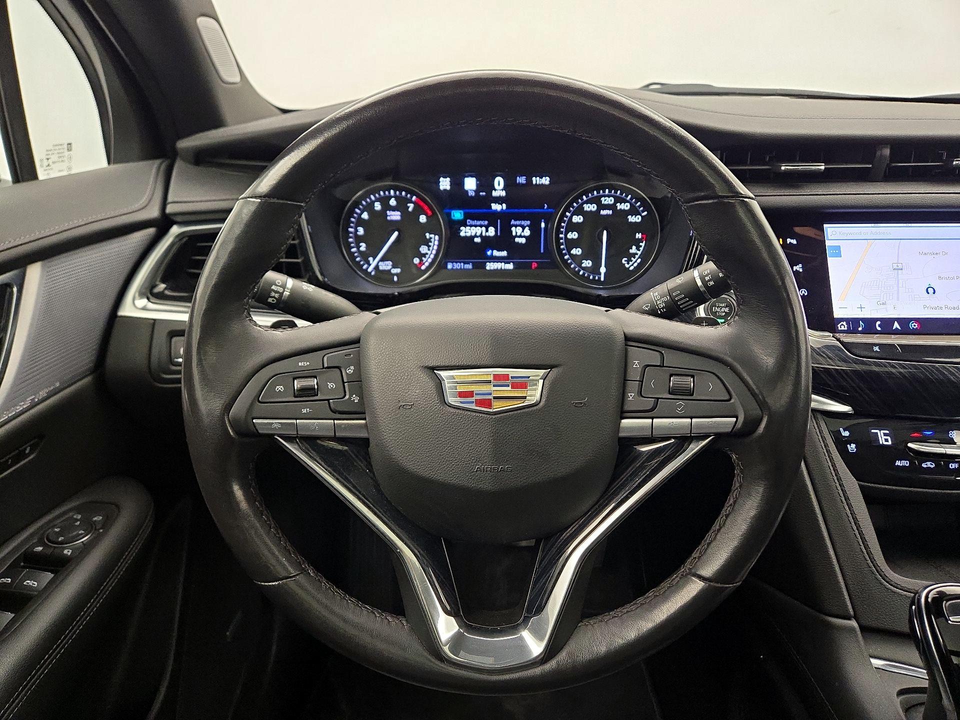 Thumbnail: 2023 Cadillac XT6 - 10