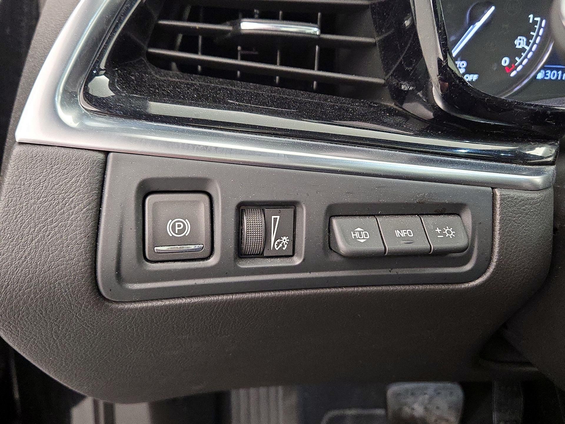 Thumbnail: 2023 Cadillac XT6 - 13