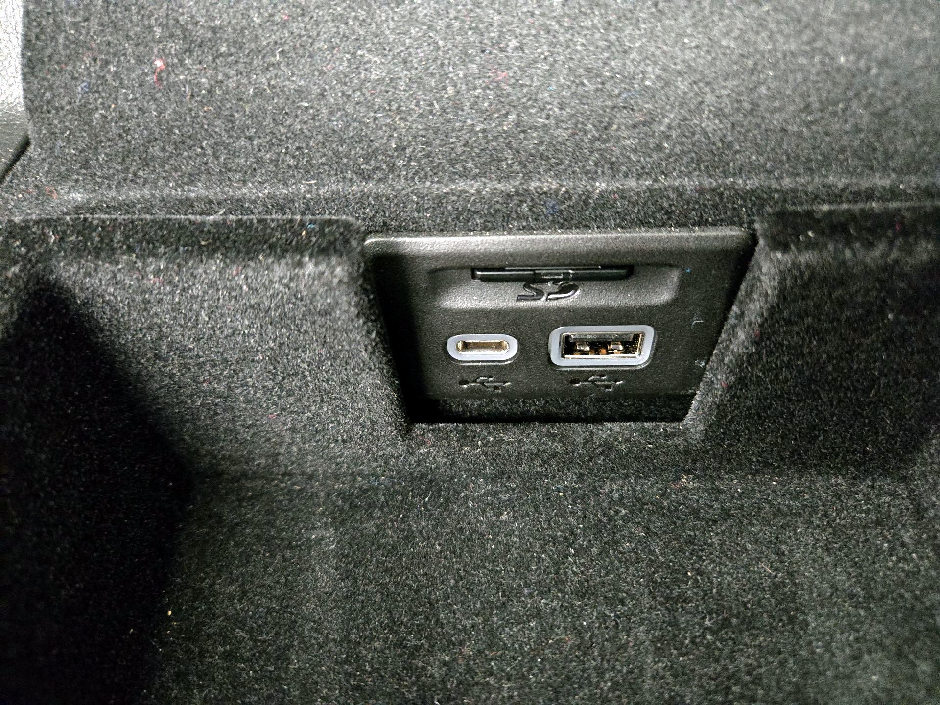 Thumbnail: 2023 Cadillac XT6 - 19