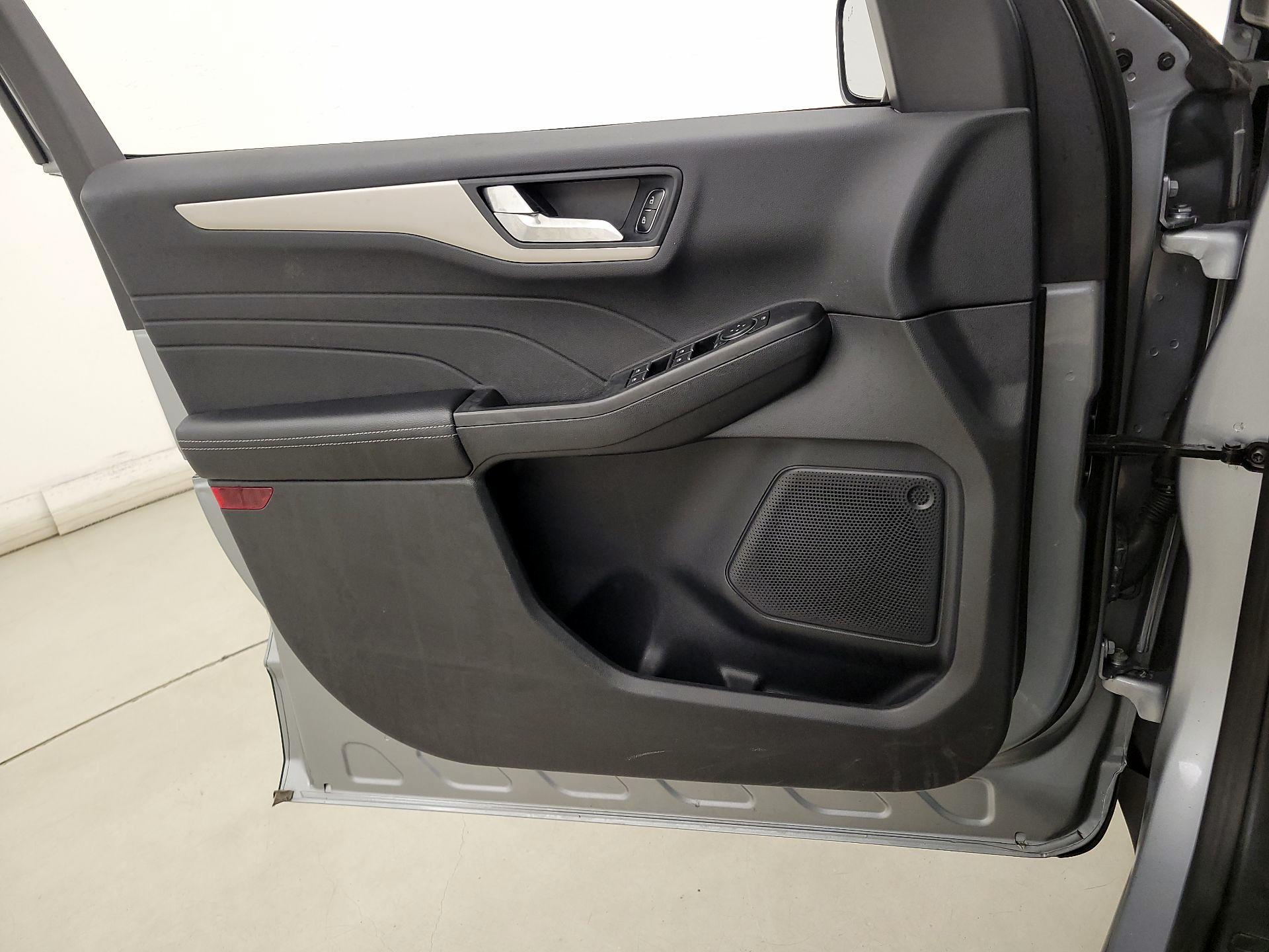 Thumbnail: 2022 Ford Escape - 12