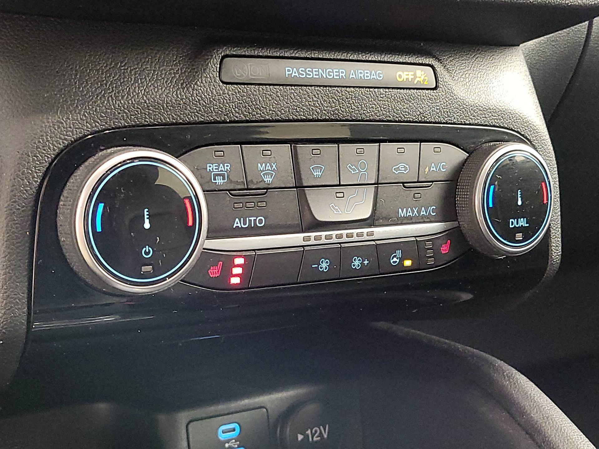 Thumbnail: 2022 Ford Escape - 17