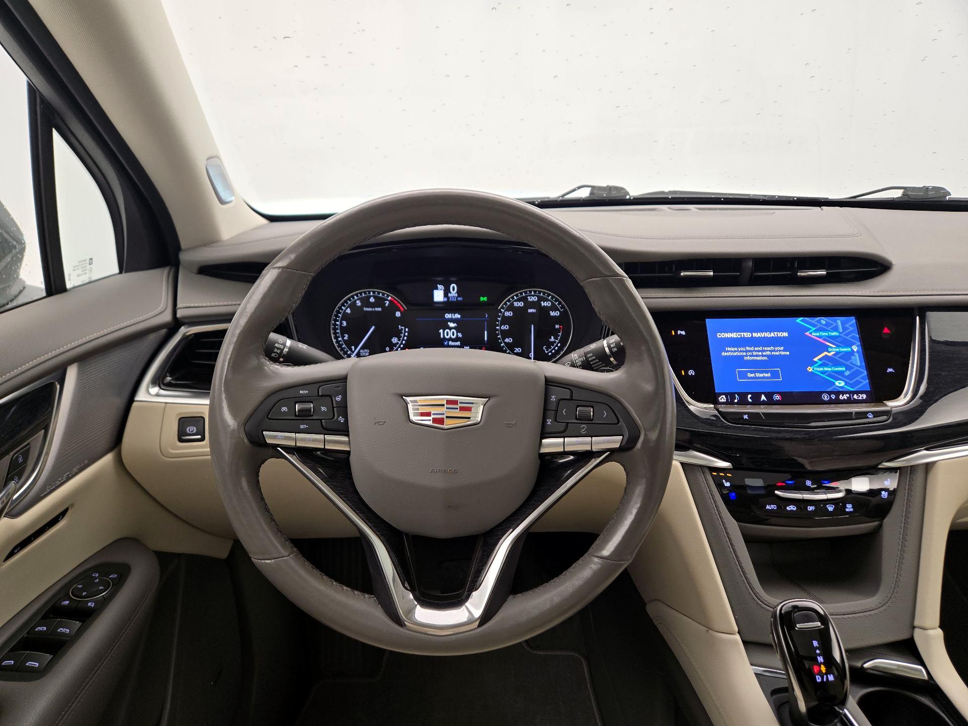 Thumbnail: 2023 Cadillac XT6 - 10