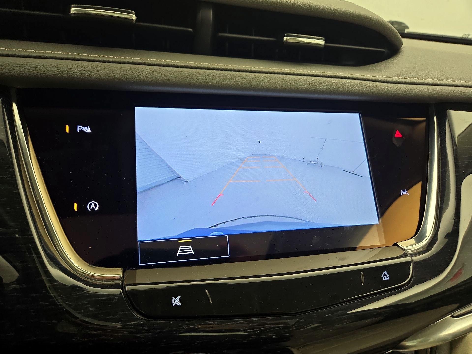 Thumbnail: 2023 Cadillac XT6 - 15