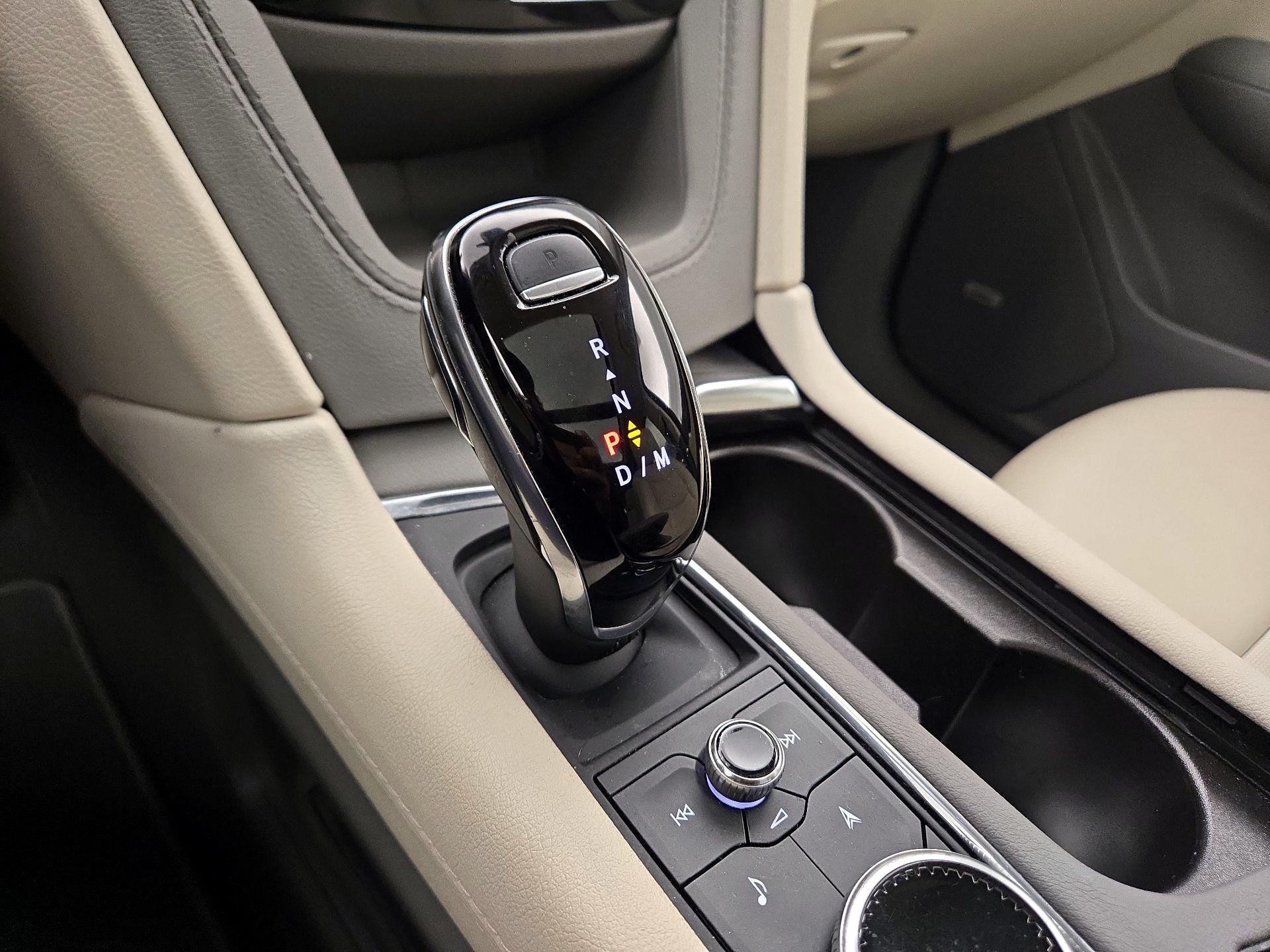 Thumbnail: 2023 Cadillac XT6 - 18