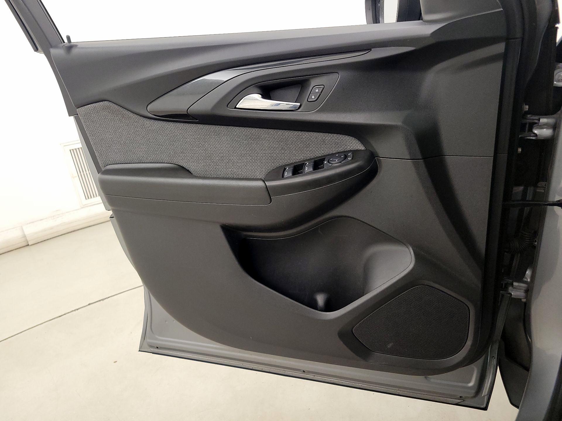 Thumbnail: 2023 Chevrolet TrailBlazer - 12