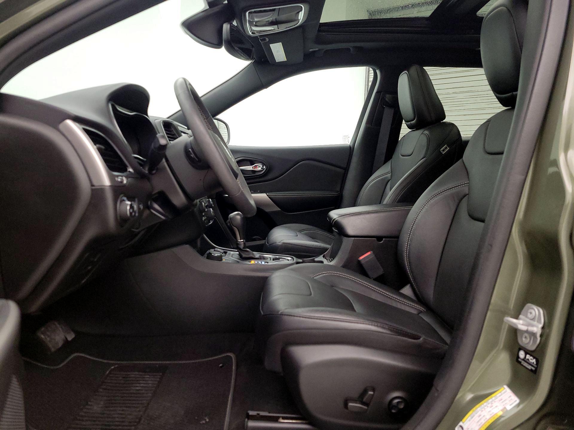 Thumbnail: 2021 Jeep Cherokee - 11