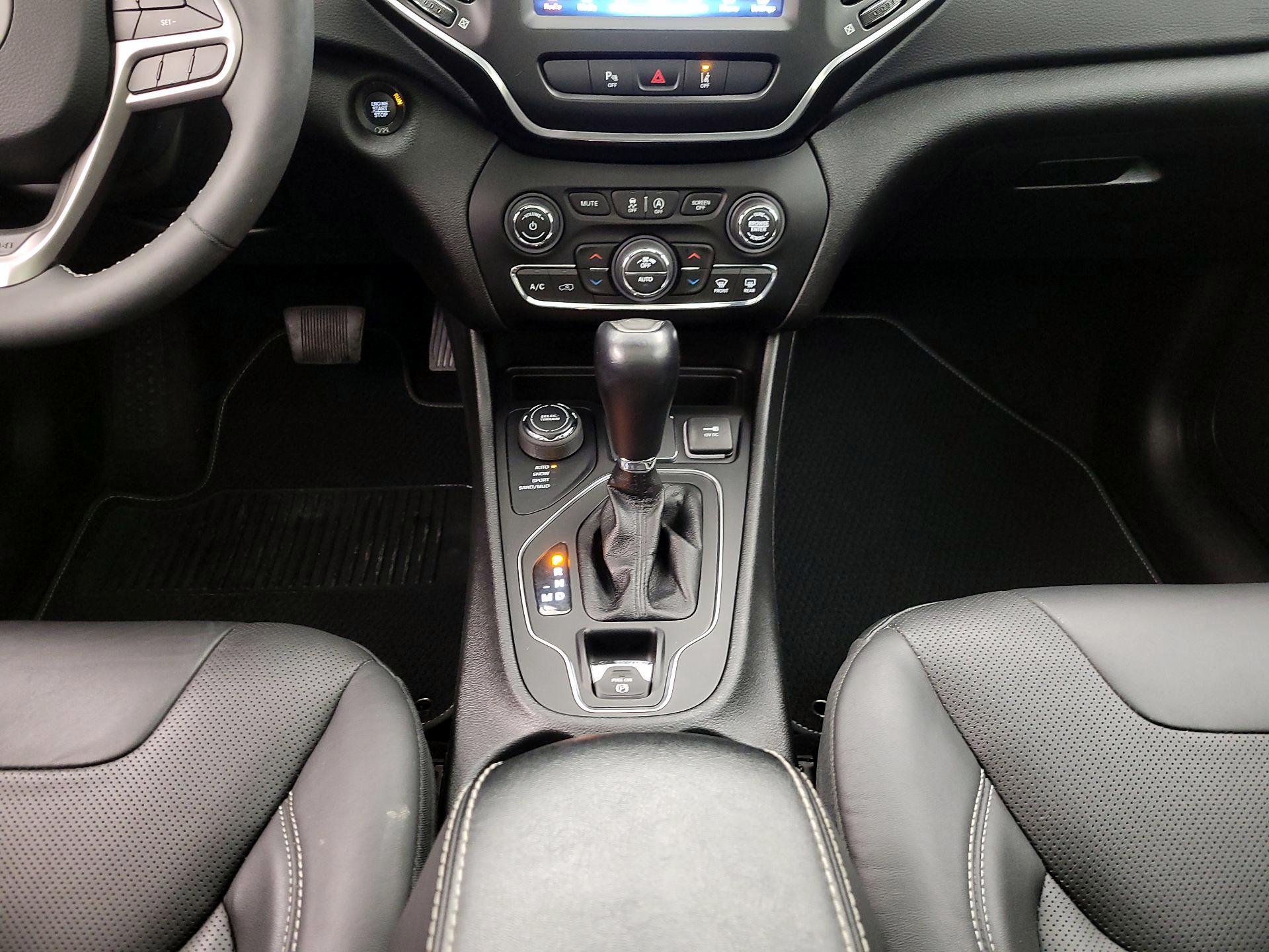 Thumbnail: 2021 Jeep Cherokee - 17