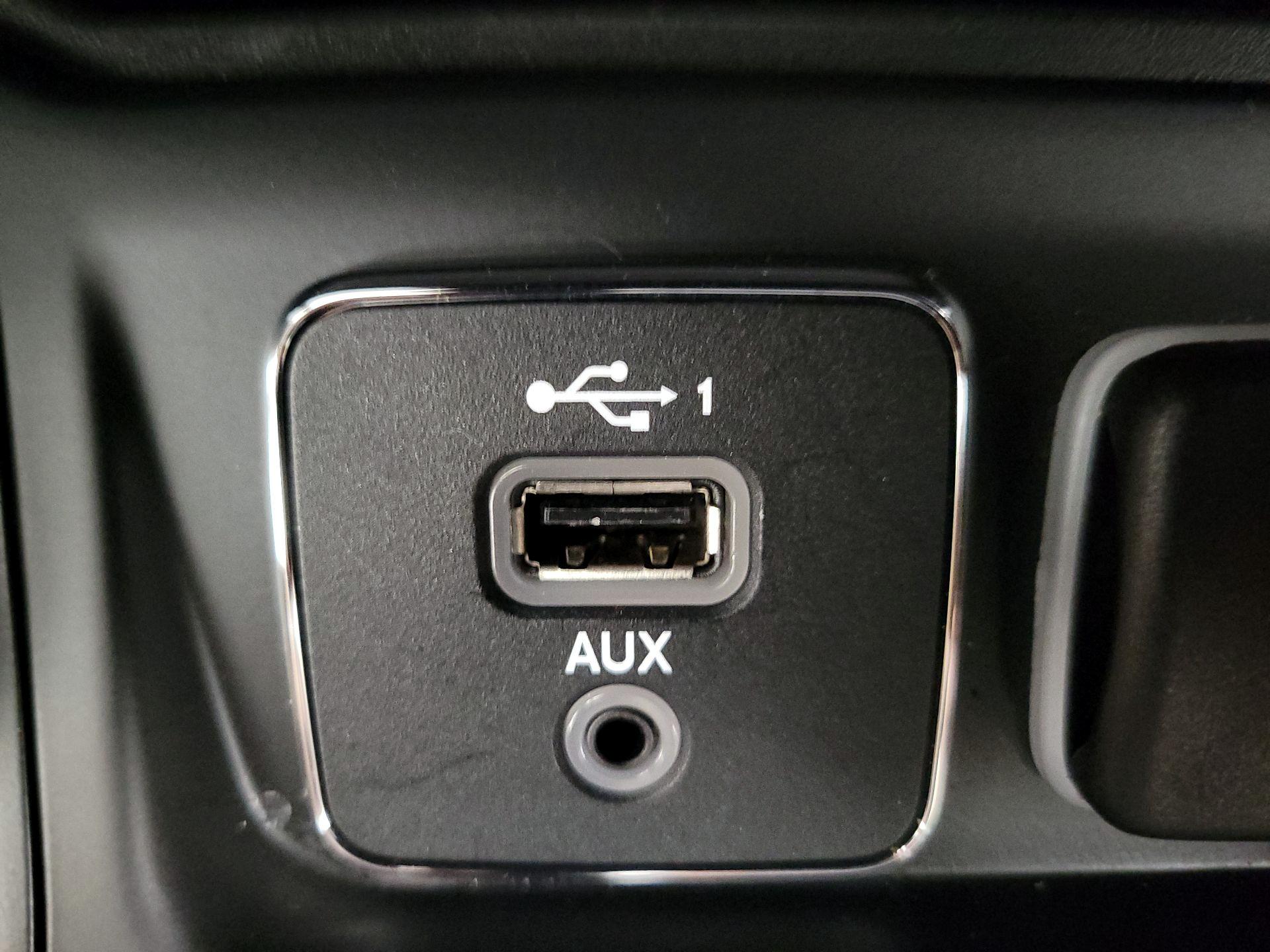 Thumbnail: 2021 Jeep Cherokee - 18