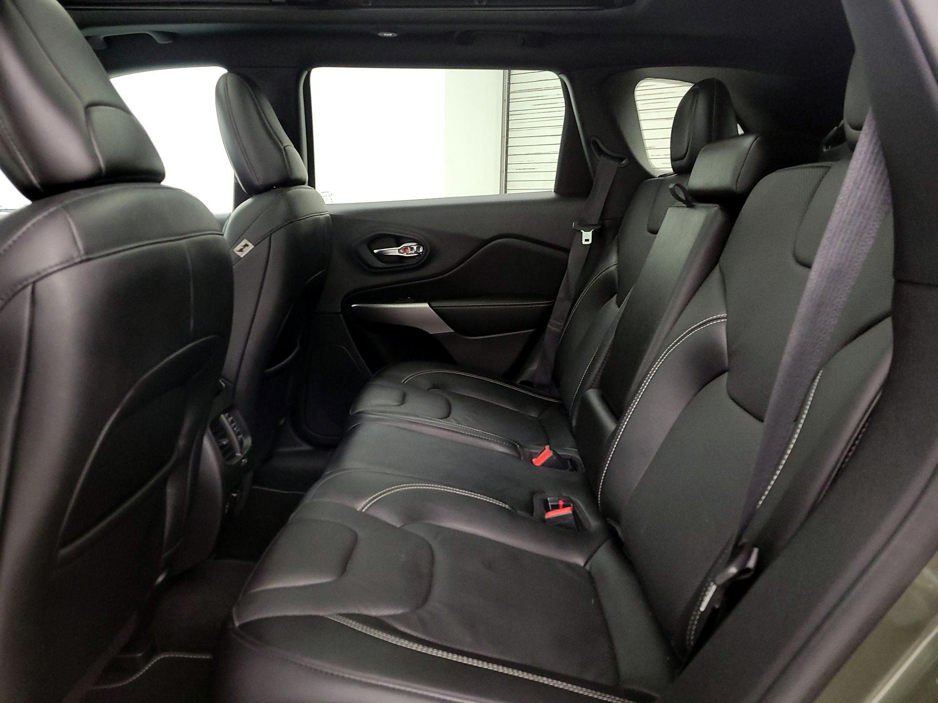 Thumbnail: 2021 Jeep Cherokee - 20