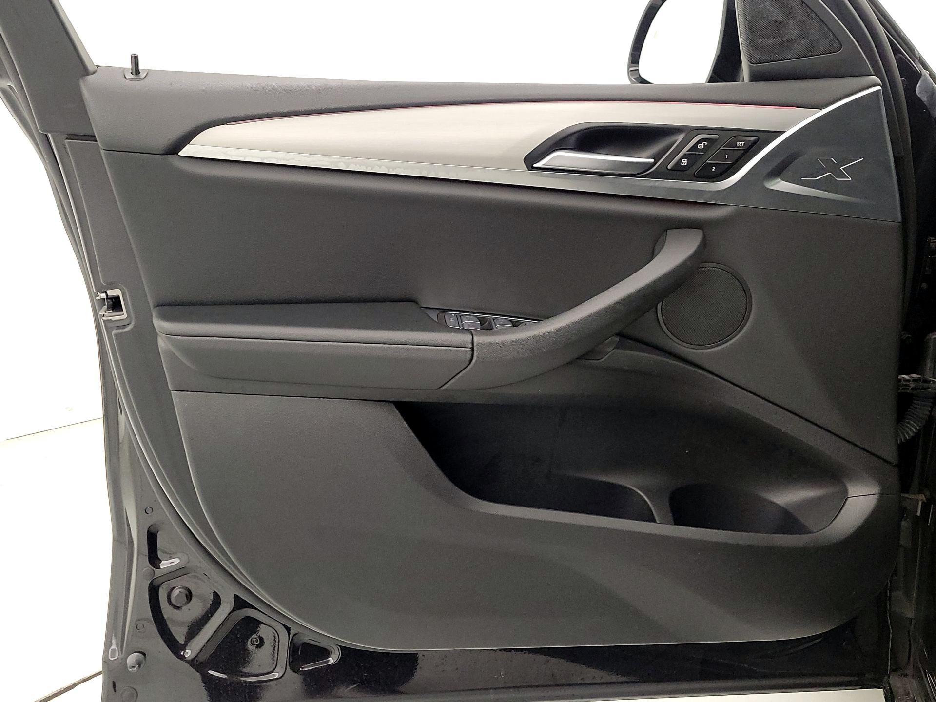 Thumbnail: 2022 BMW X4 - 12