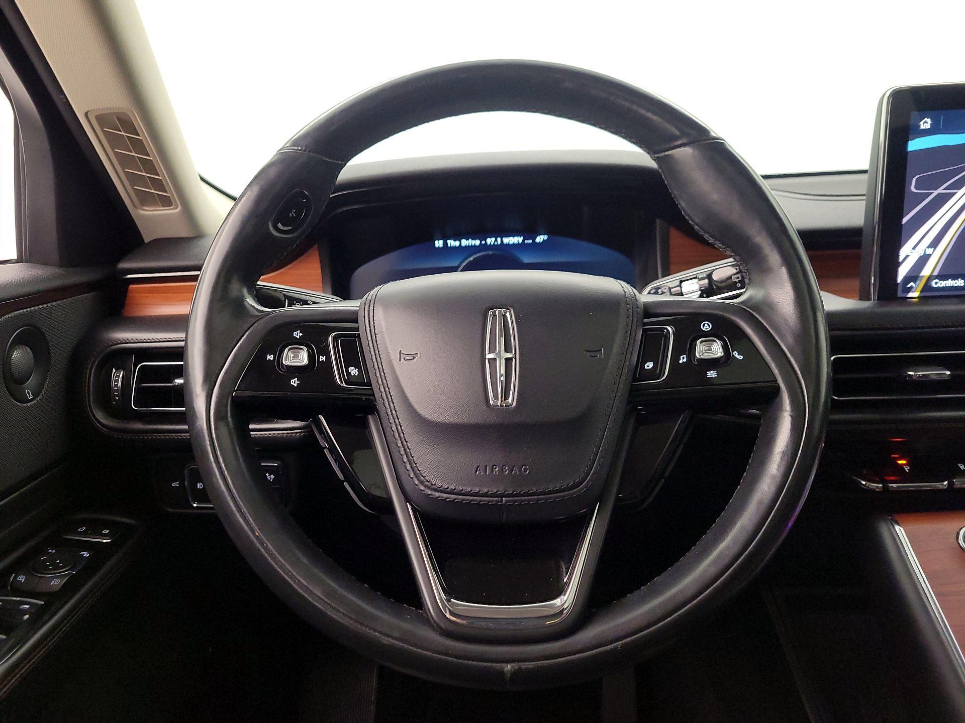 Thumbnail: 2020 Lincoln Aviator - 10