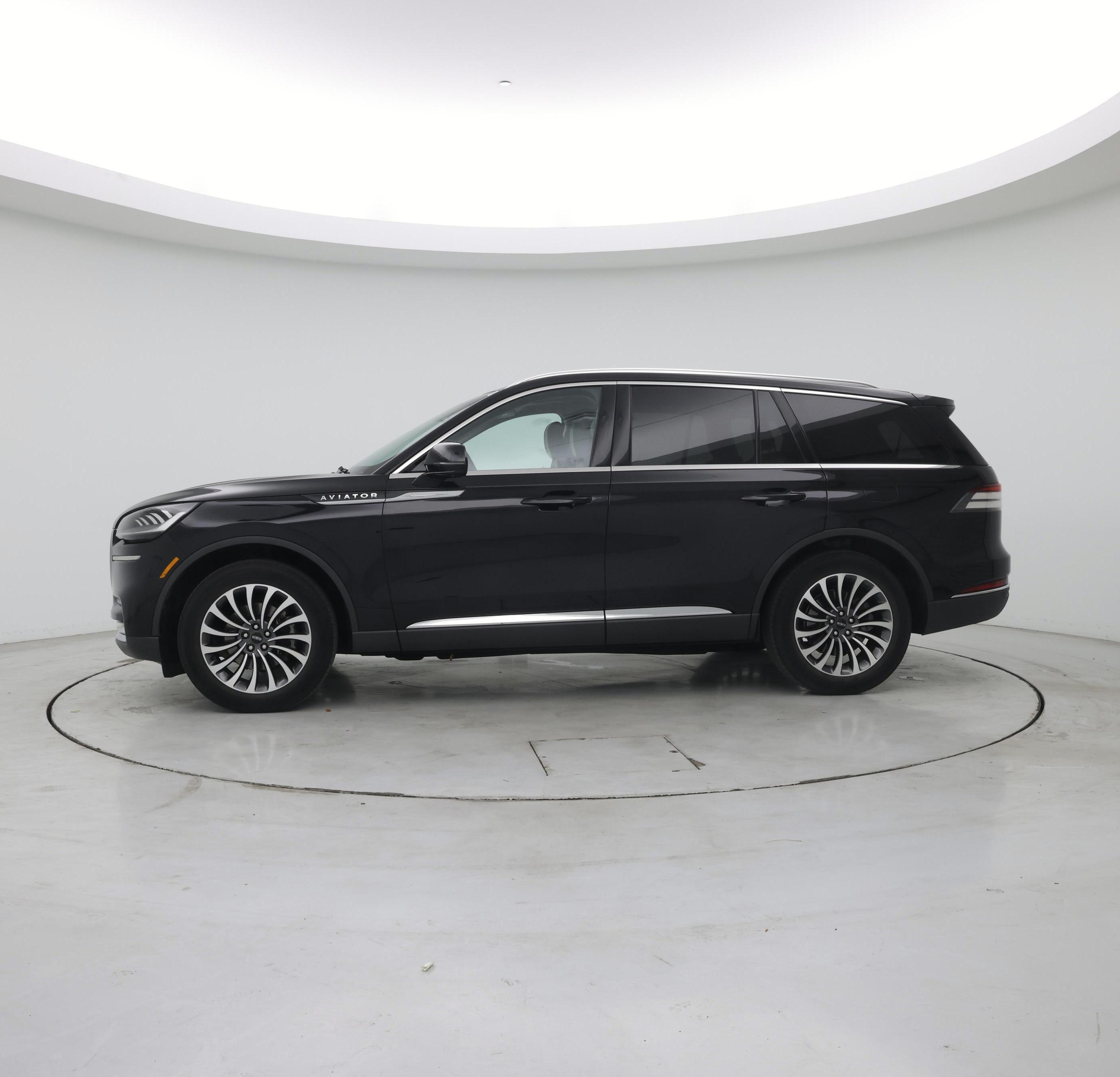 Thumbnail: 2020 Lincoln Aviator - 3