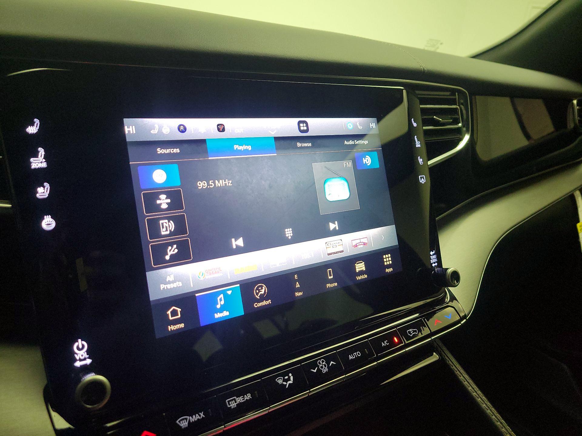 Thumbnail: 2023 Jeep Wagoneer - 14