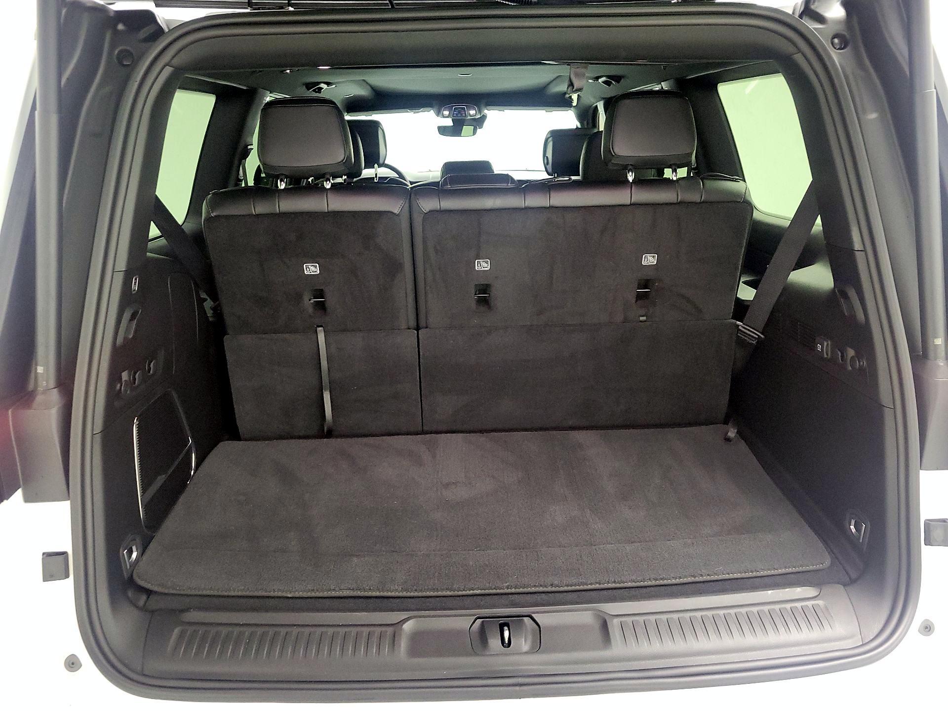 Thumbnail: 2023 Jeep Wagoneer - 19