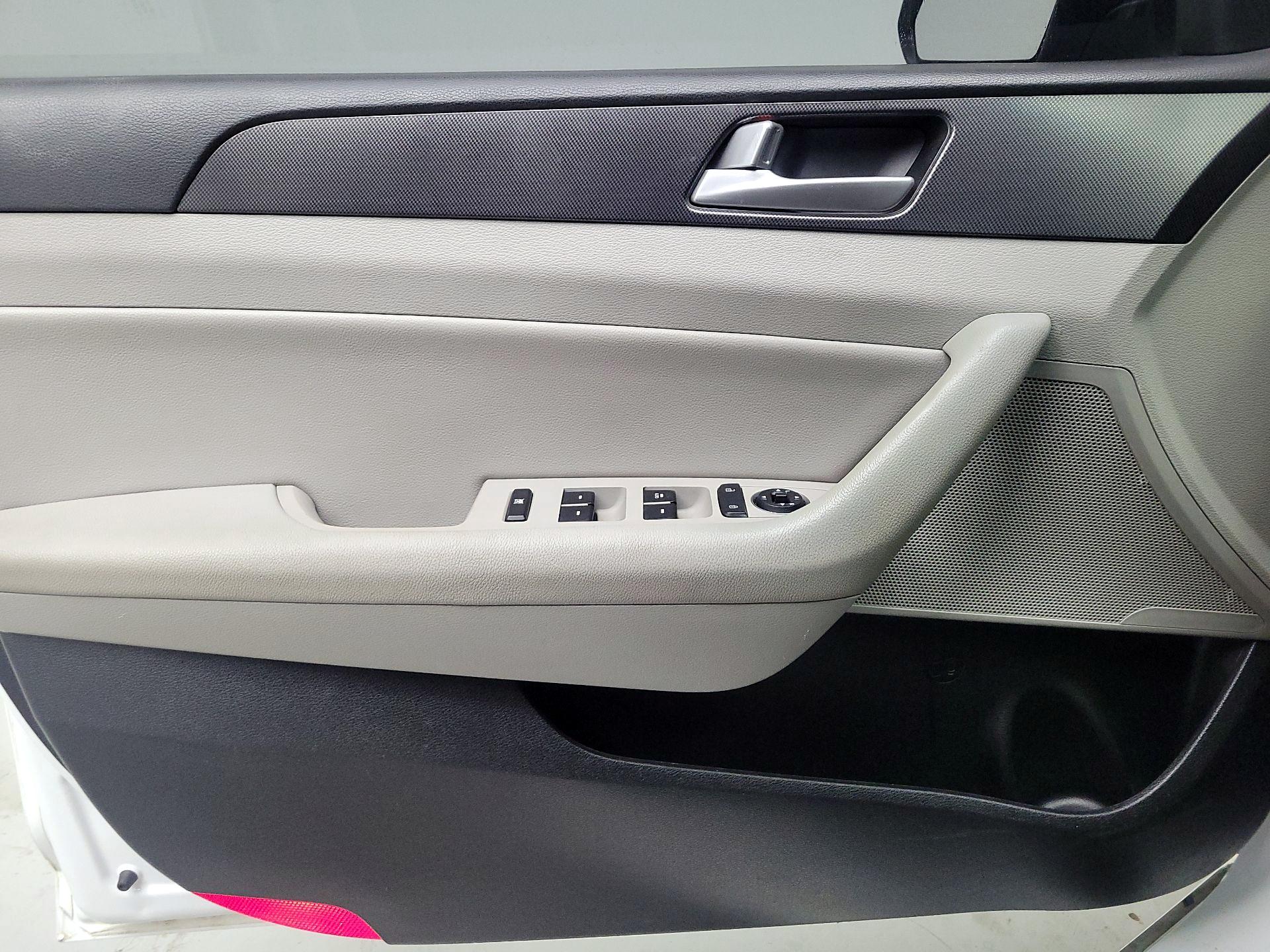 Thumbnail: 2017 Hyundai Sonata - 12