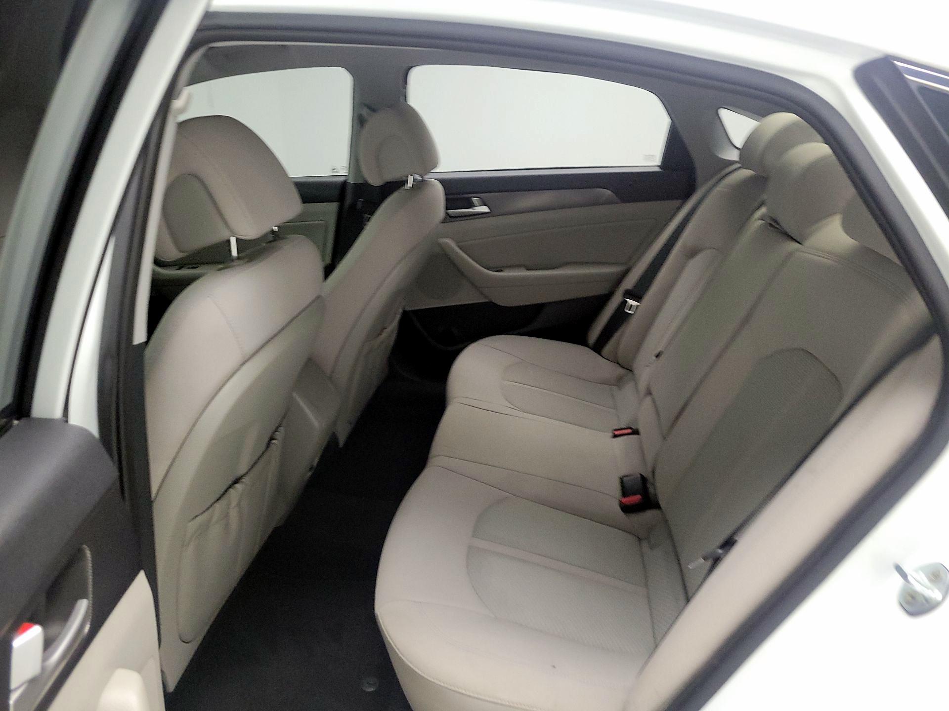 Thumbnail: 2017 Hyundai Sonata - 17