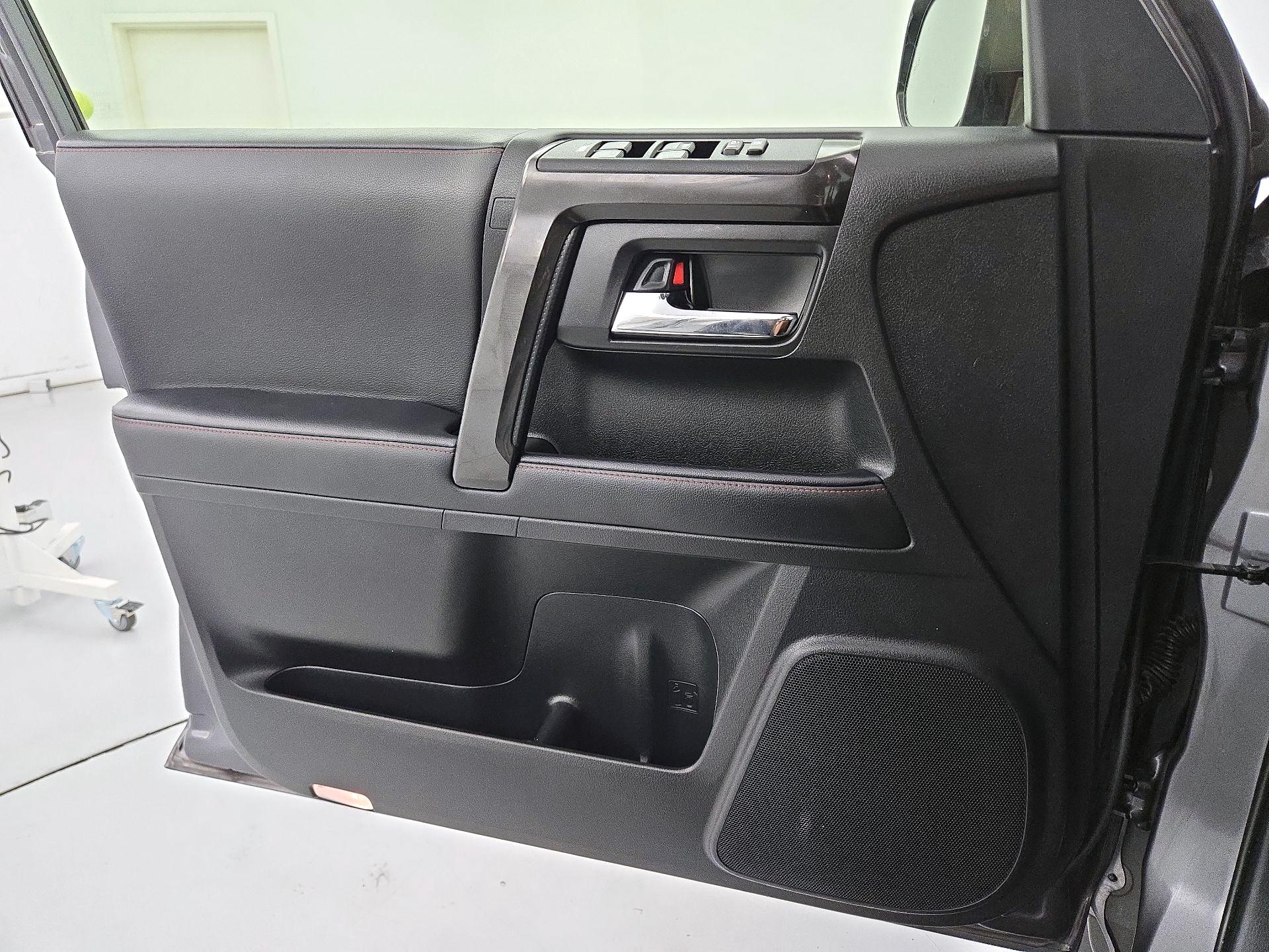 Thumbnail: 2023 Toyota 4Runner - 12