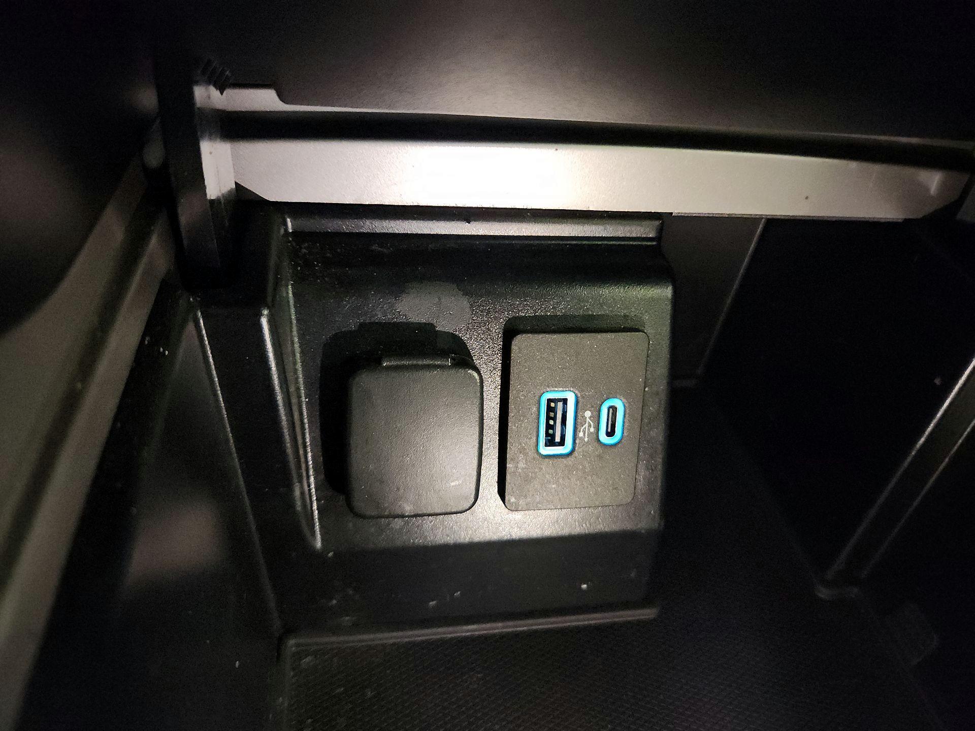 Thumbnail: 2020 Ford Explorer - 19