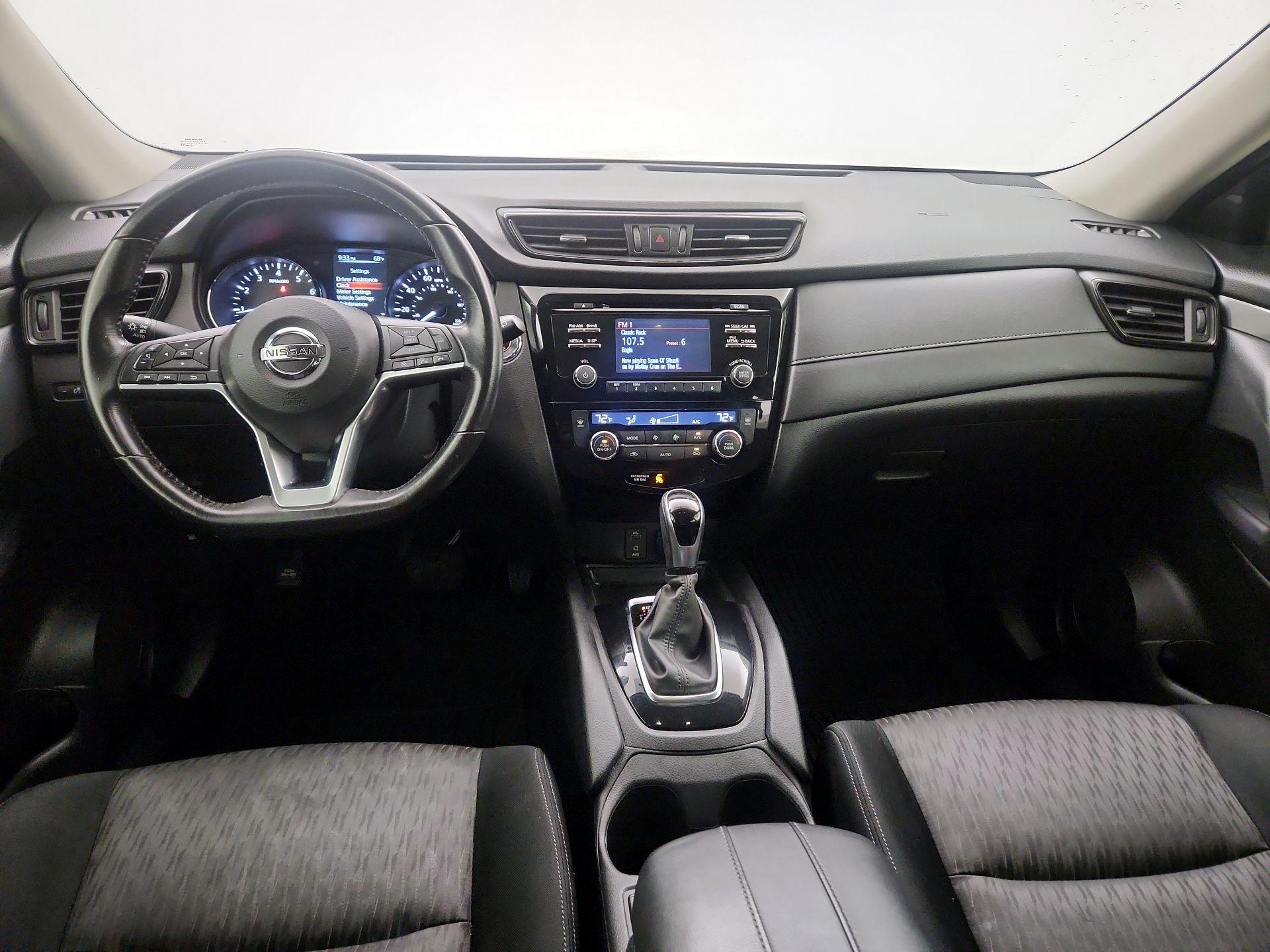 Thumbnail: 2017 Nissan Rogue - 9