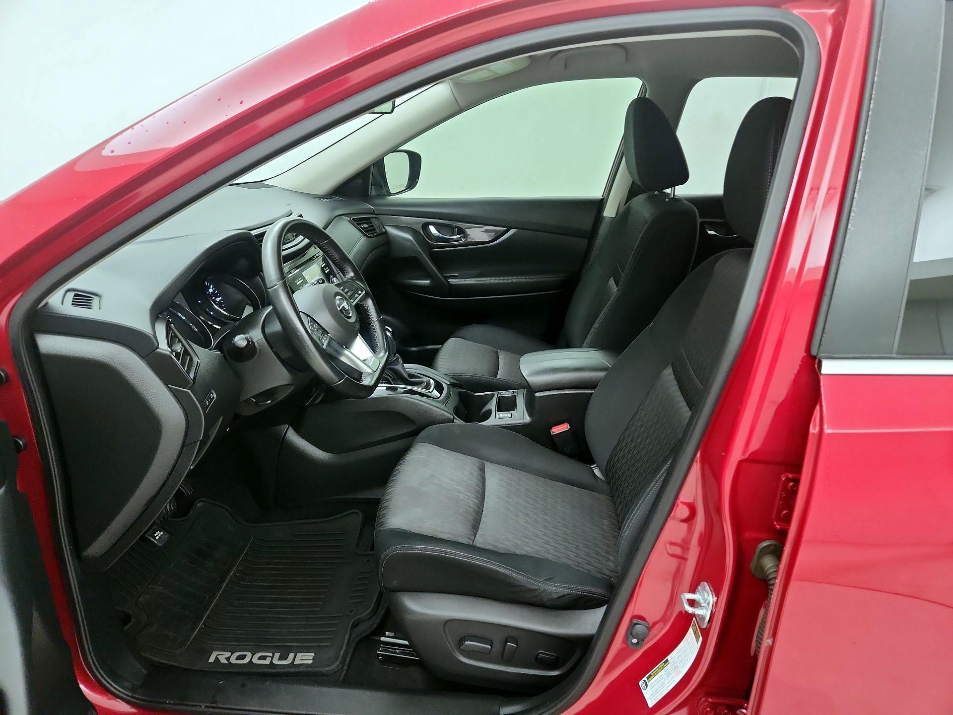 Thumbnail: 2017 Nissan Rogue - 11