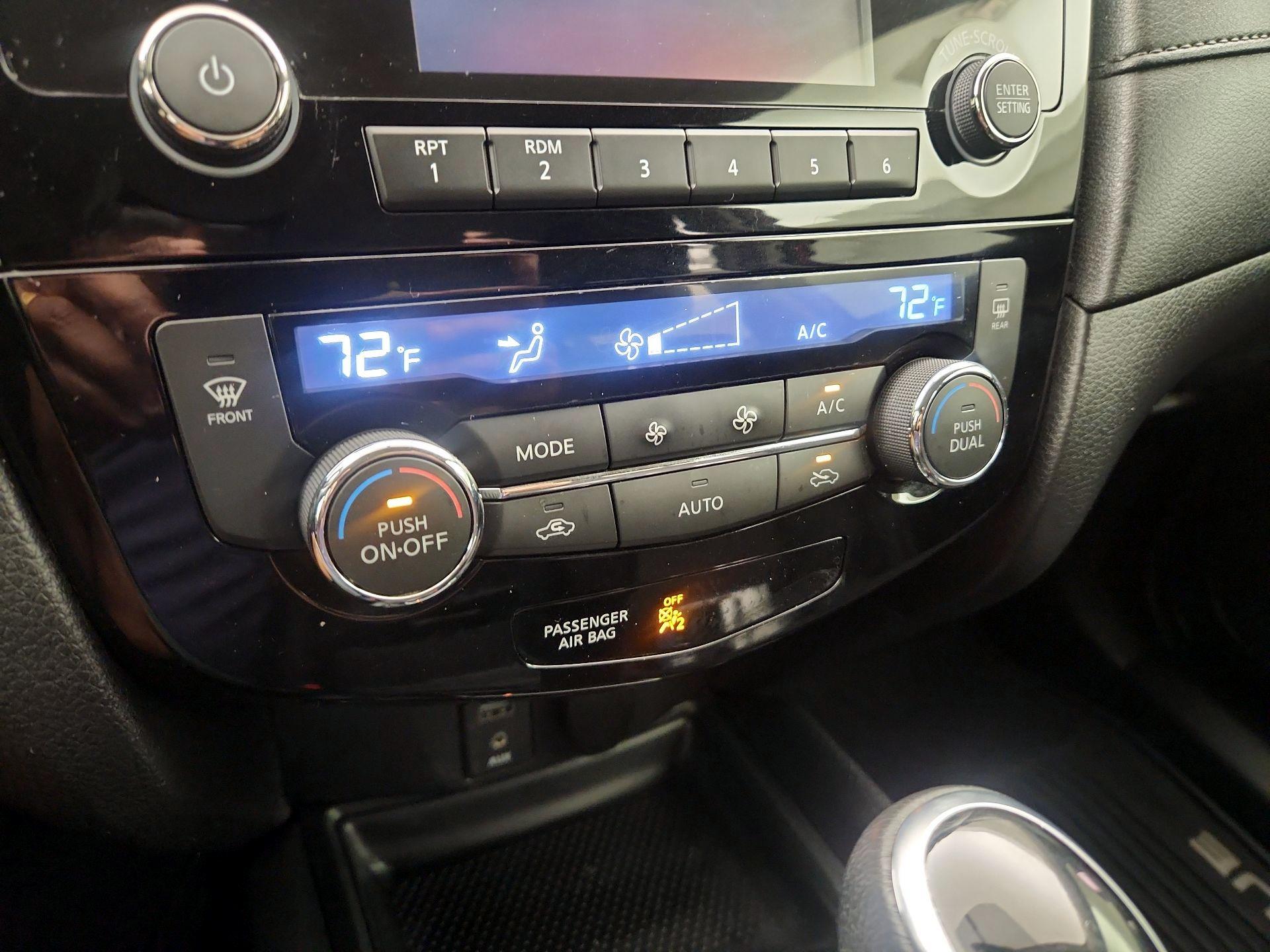 Thumbnail: 2017 Nissan Rogue - 16