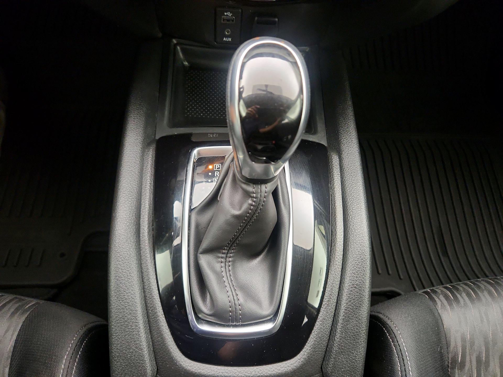 Thumbnail: 2017 Nissan Rogue - 17