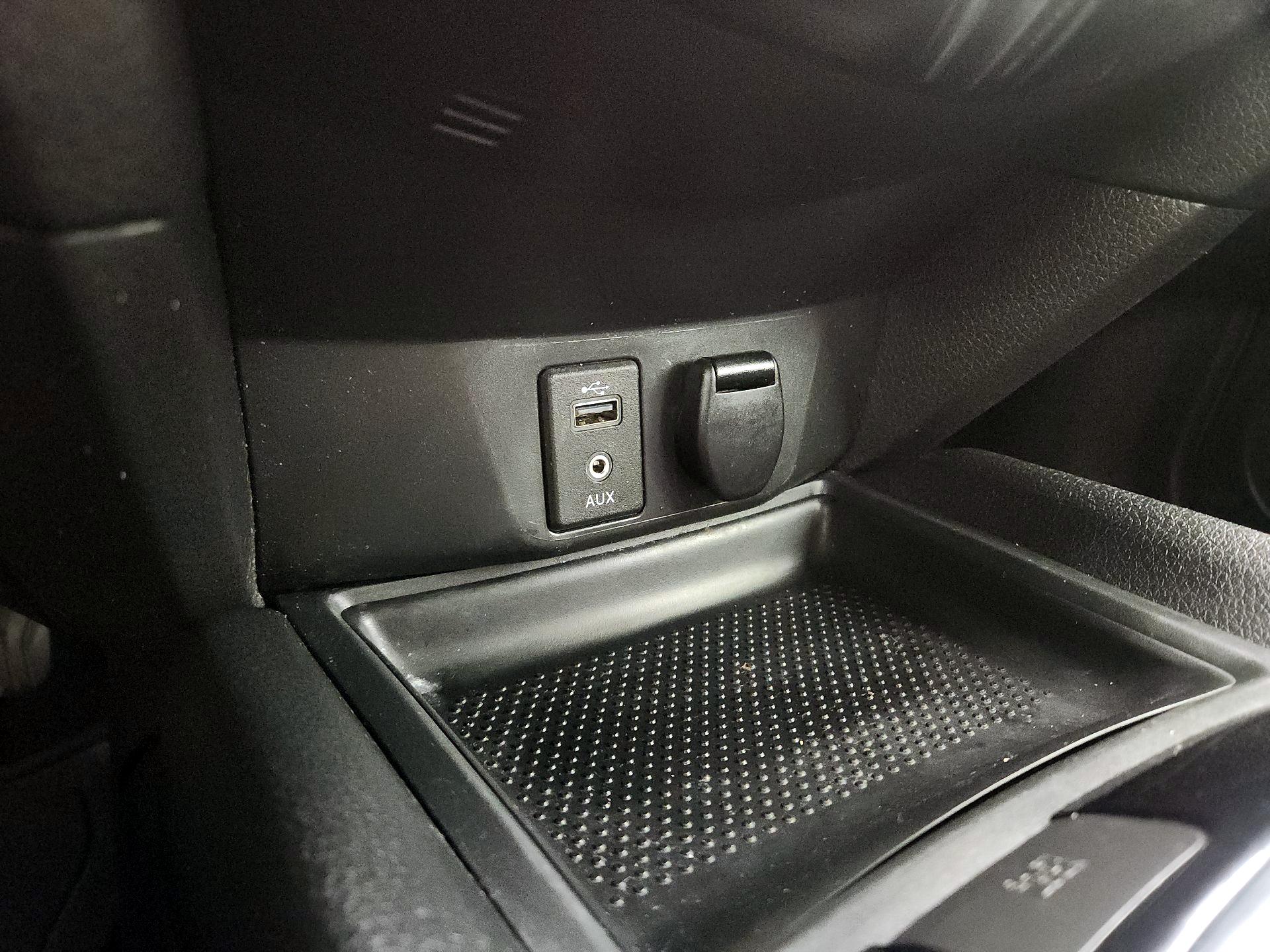 Thumbnail: 2017 Nissan Rogue - 18