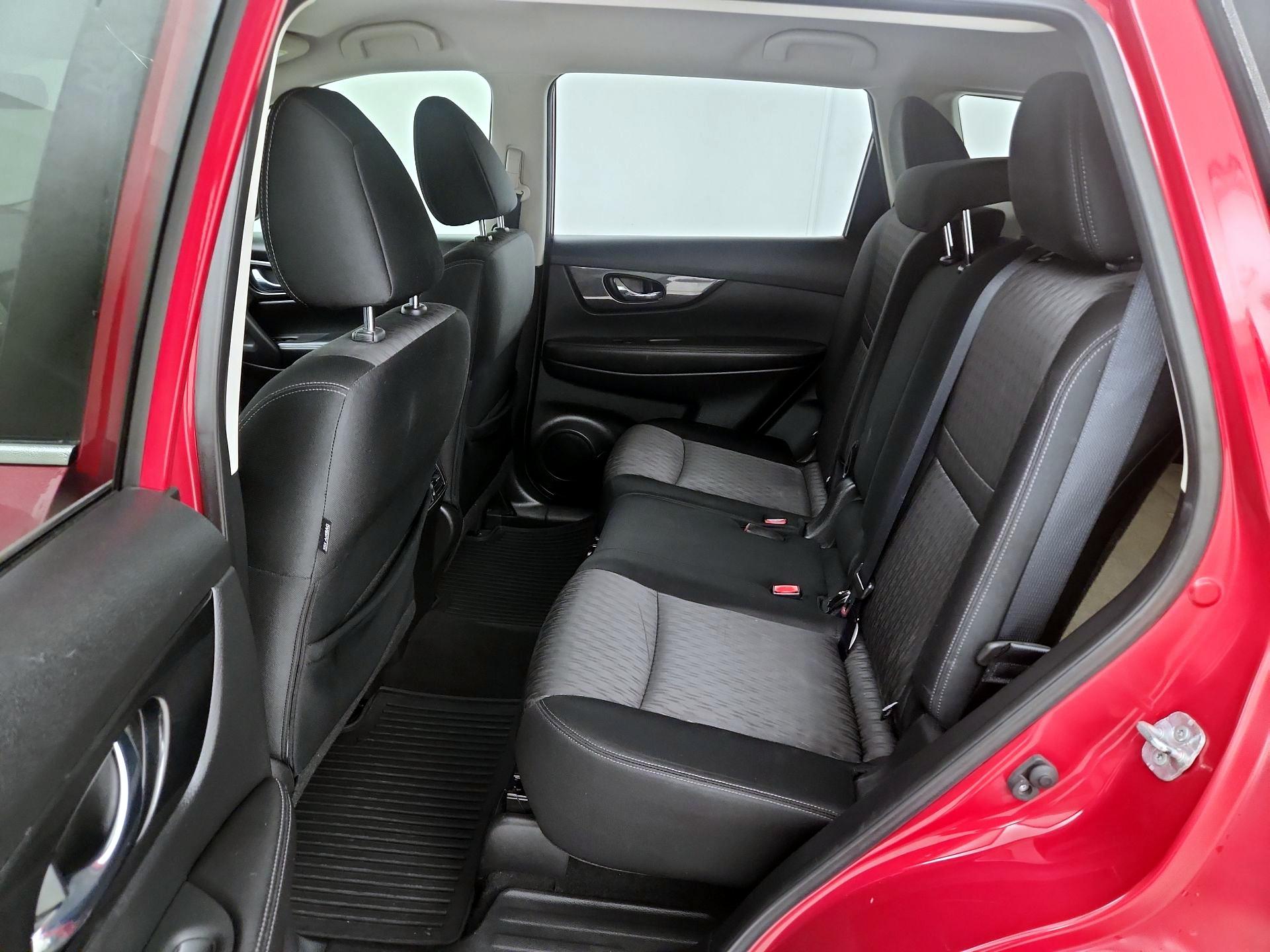 Thumbnail: 2017 Nissan Rogue - 19