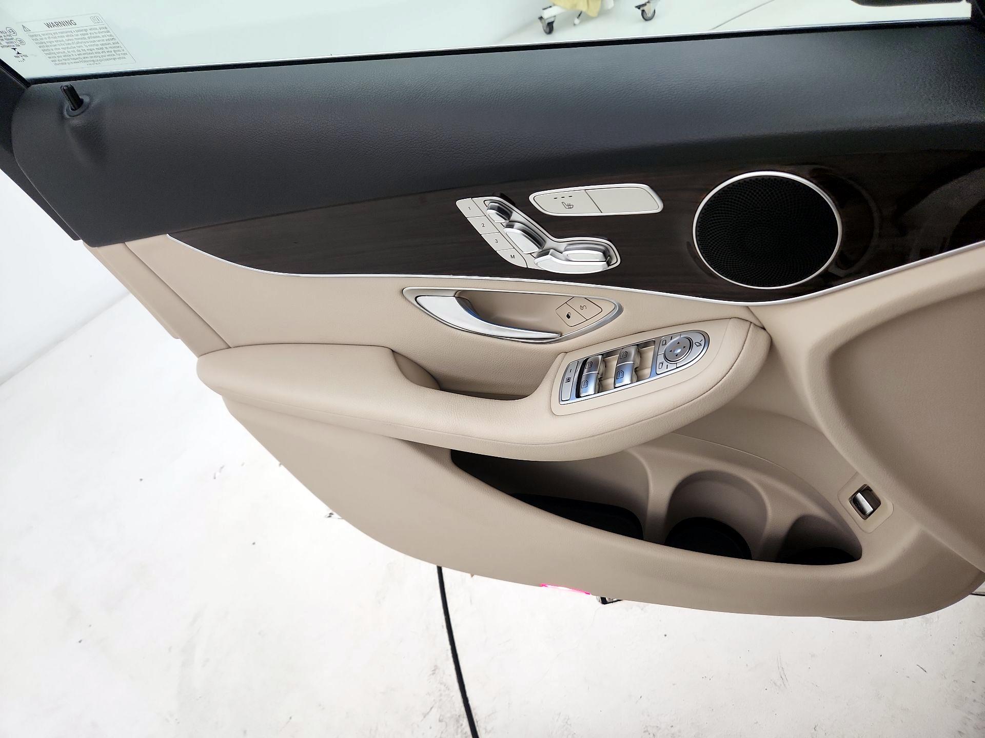 Thumbnail: 2019 Mercedes-Benz GLC - 10