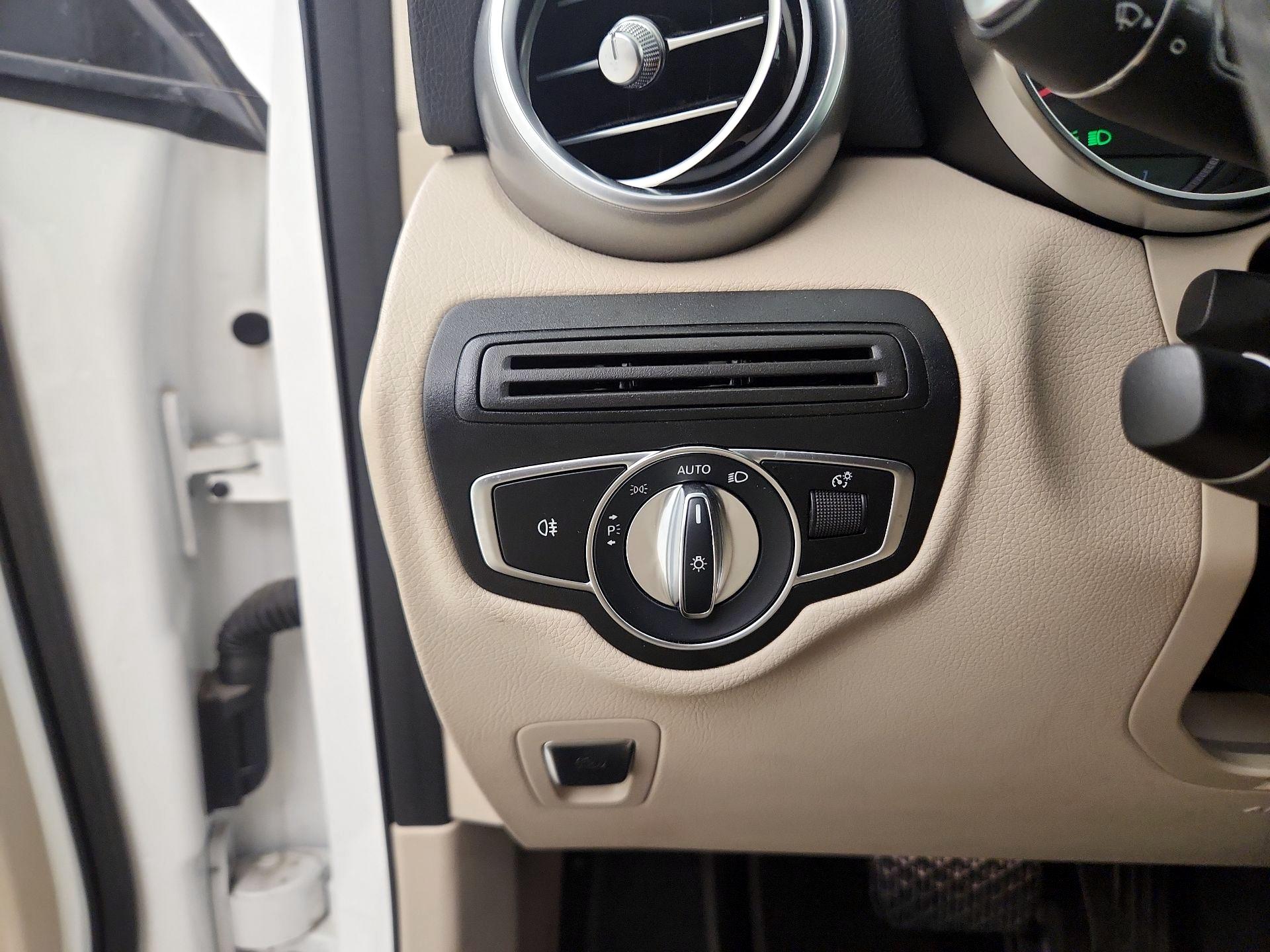 Thumbnail: 2019 Mercedes-Benz GLC - 11
