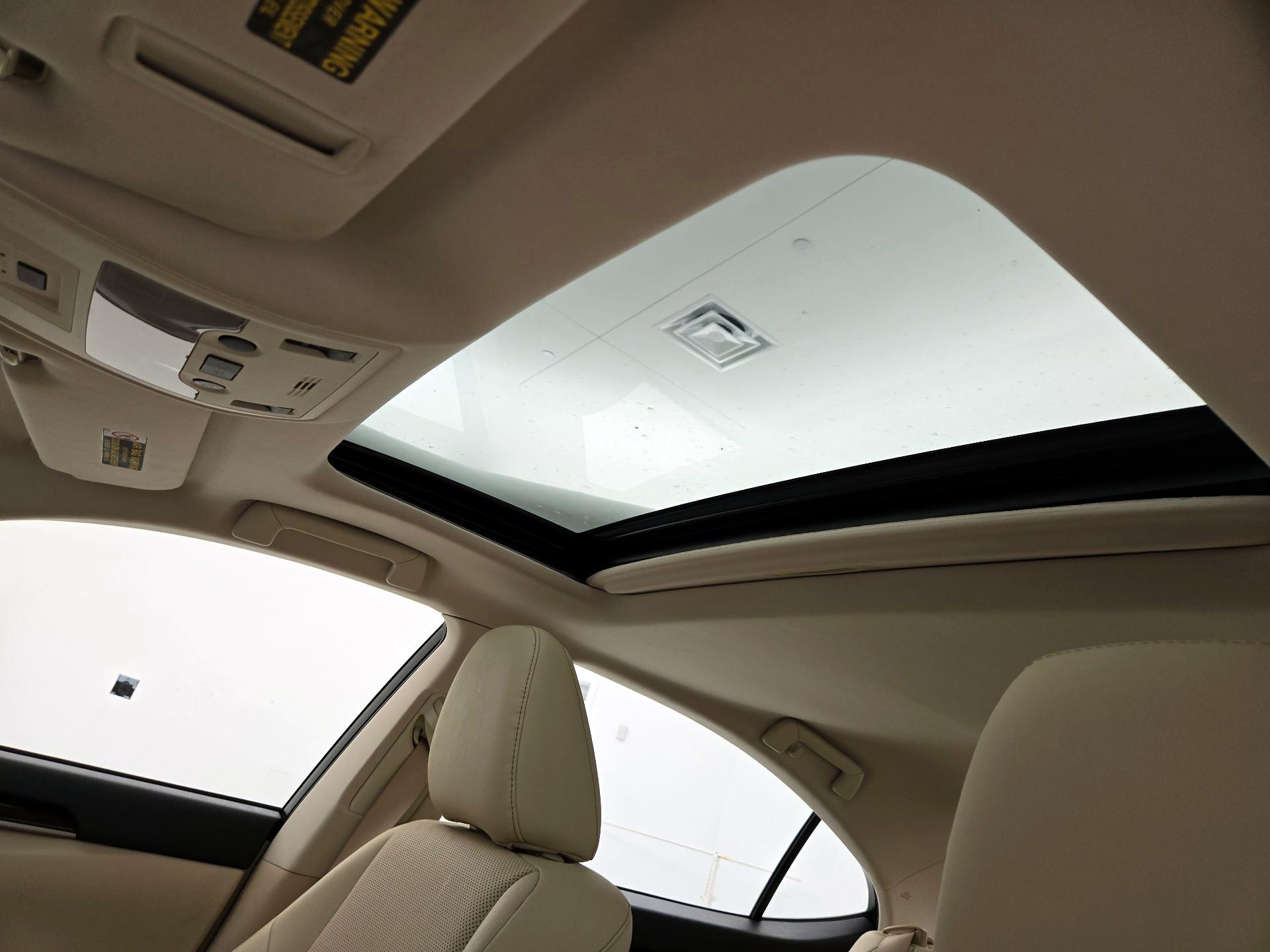 Thumbnail: 2015 Lexus ES - 19