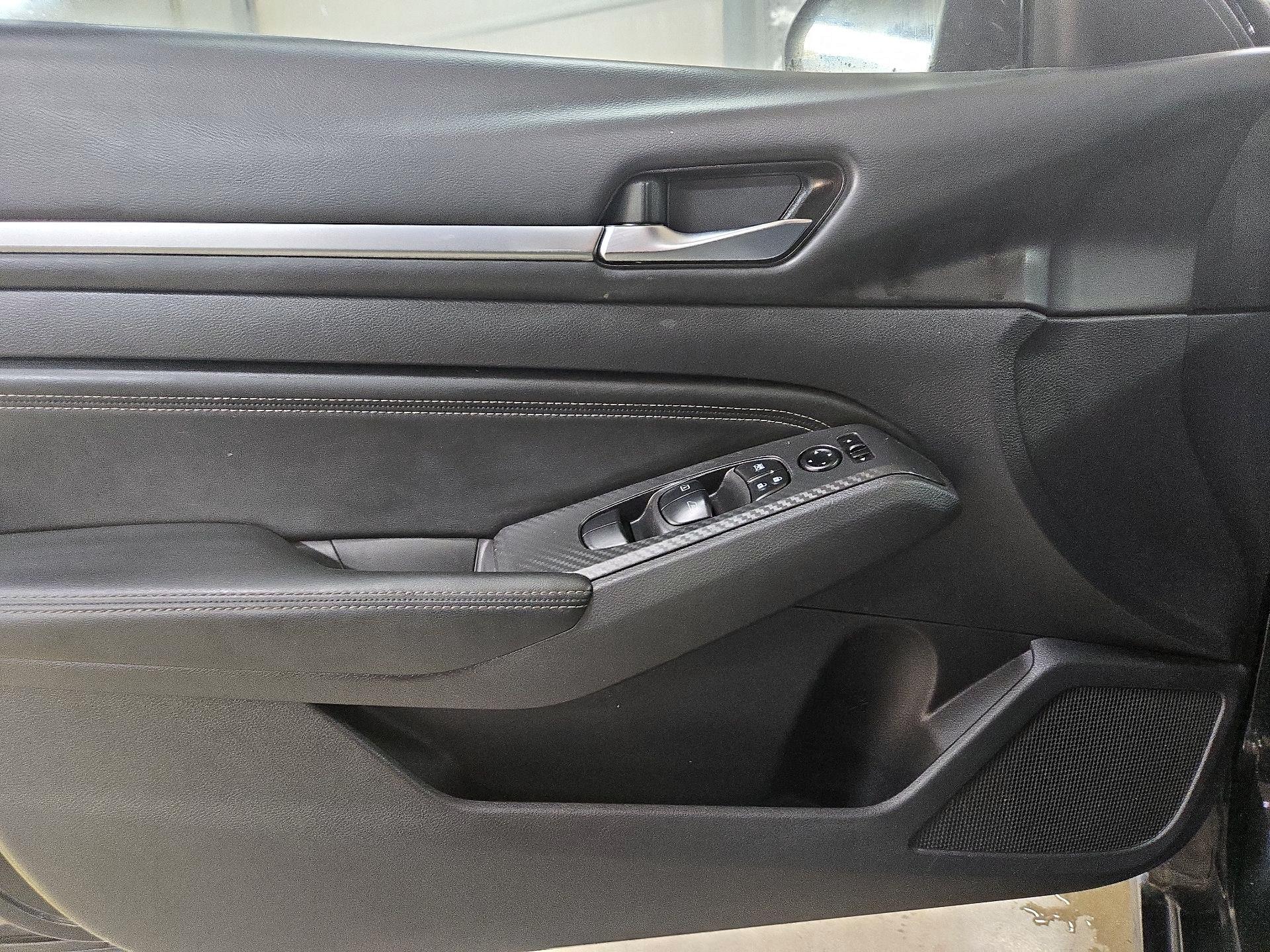 Thumbnail: 2019 Nissan Altima - 12