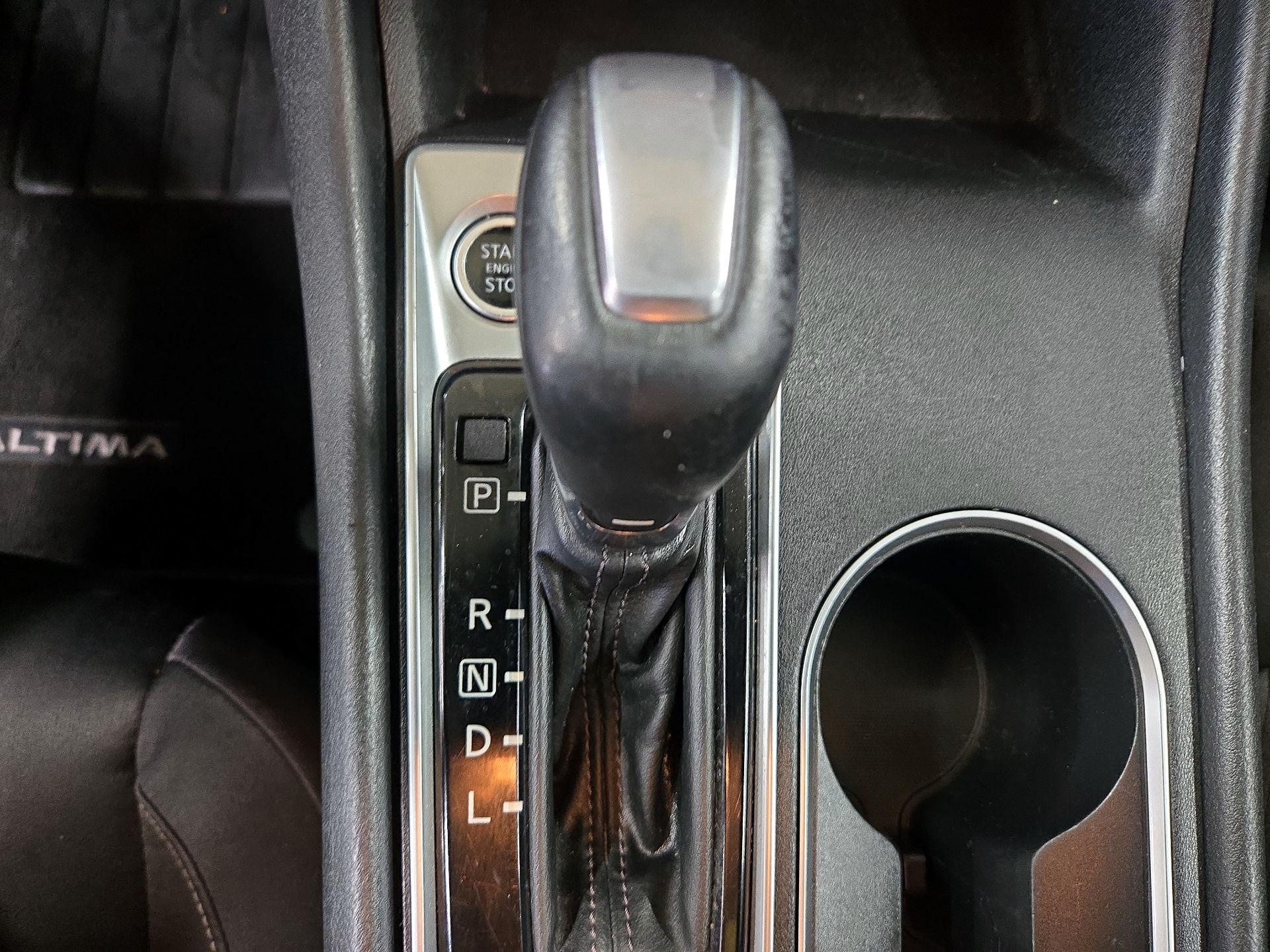 Thumbnail: 2019 Nissan Altima - 17