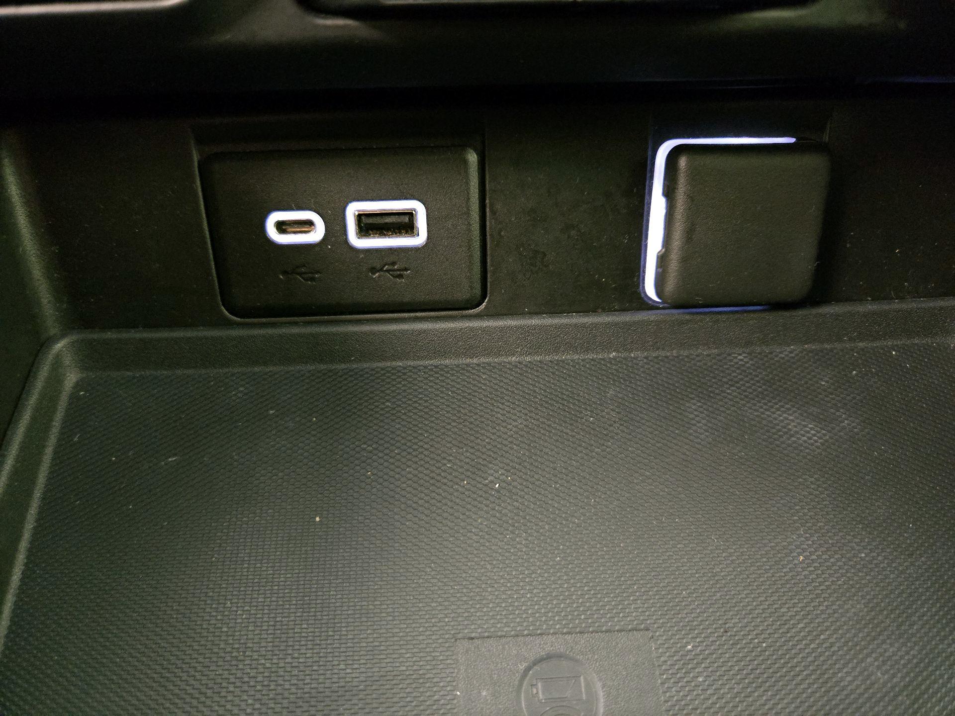 Thumbnail: 2021 Chevrolet Tahoe - 19