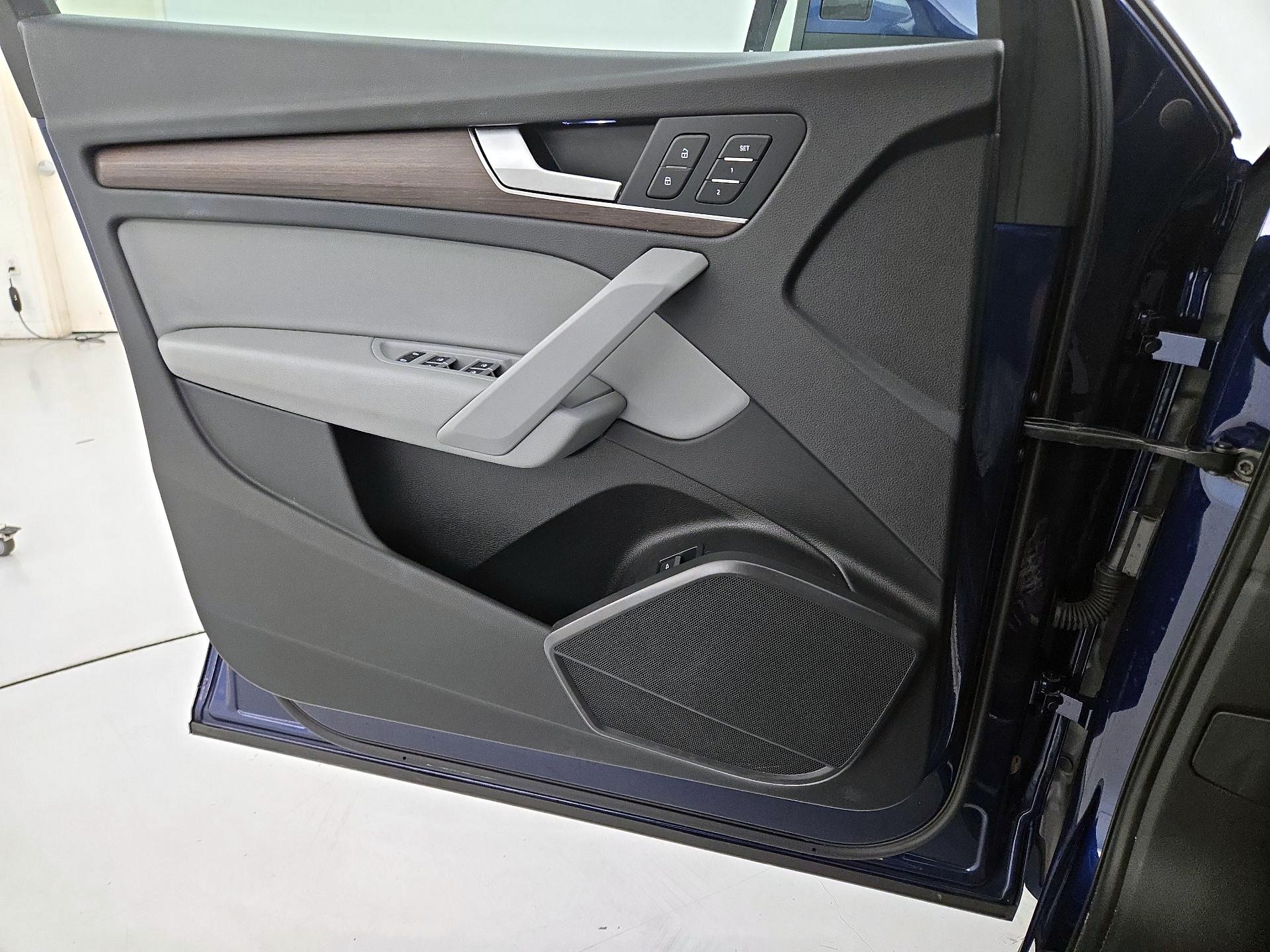 Thumbnail: 2021 Audi Q5 - 12