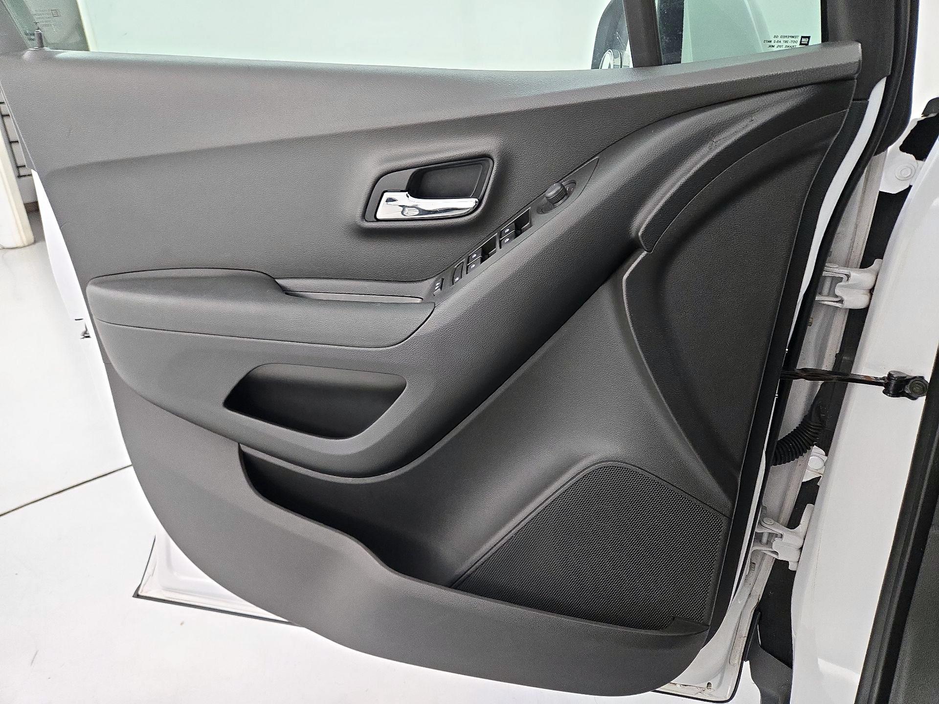 Thumbnail: 2019 Chevrolet Trax - 12