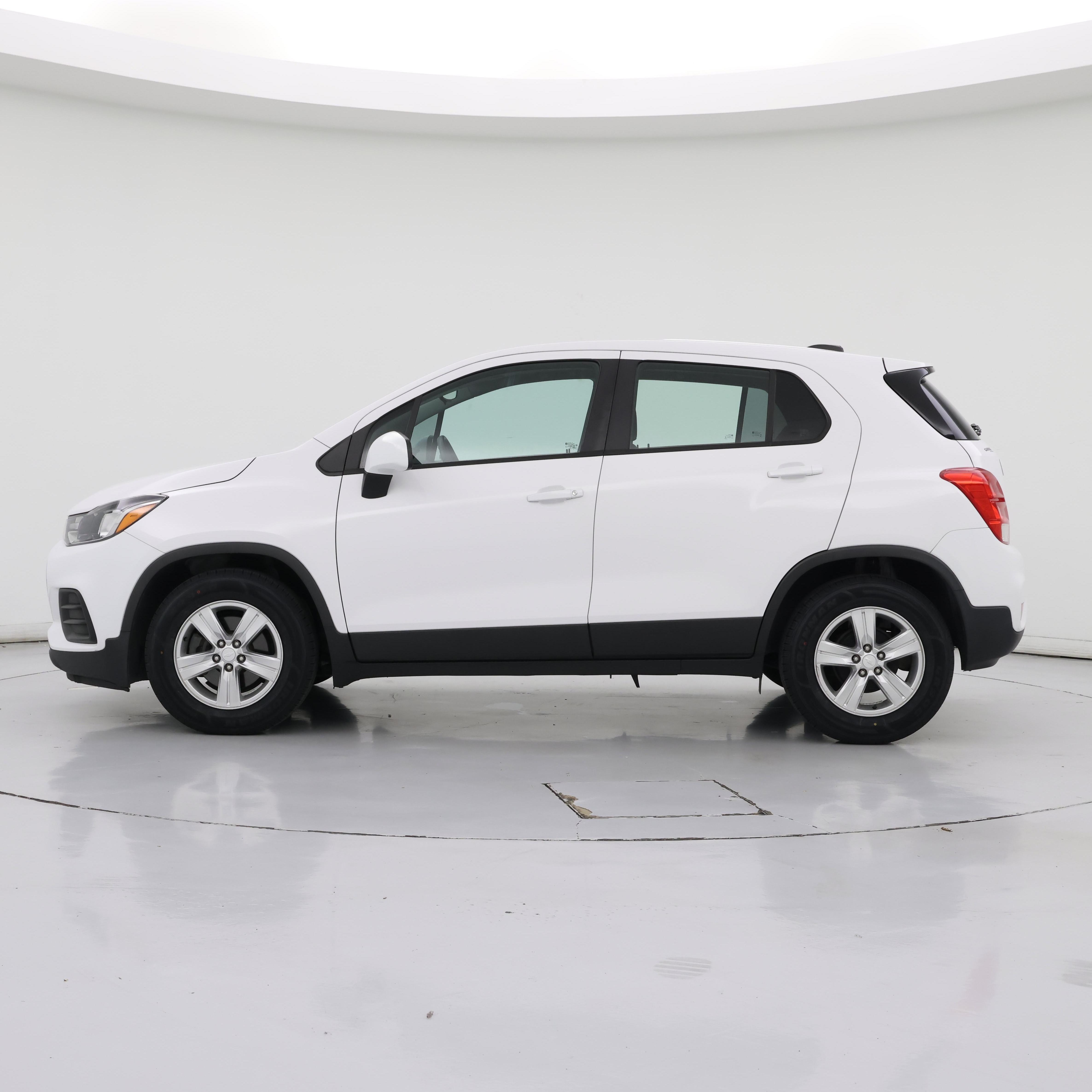 Thumbnail: 2019 Chevrolet Trax - 3