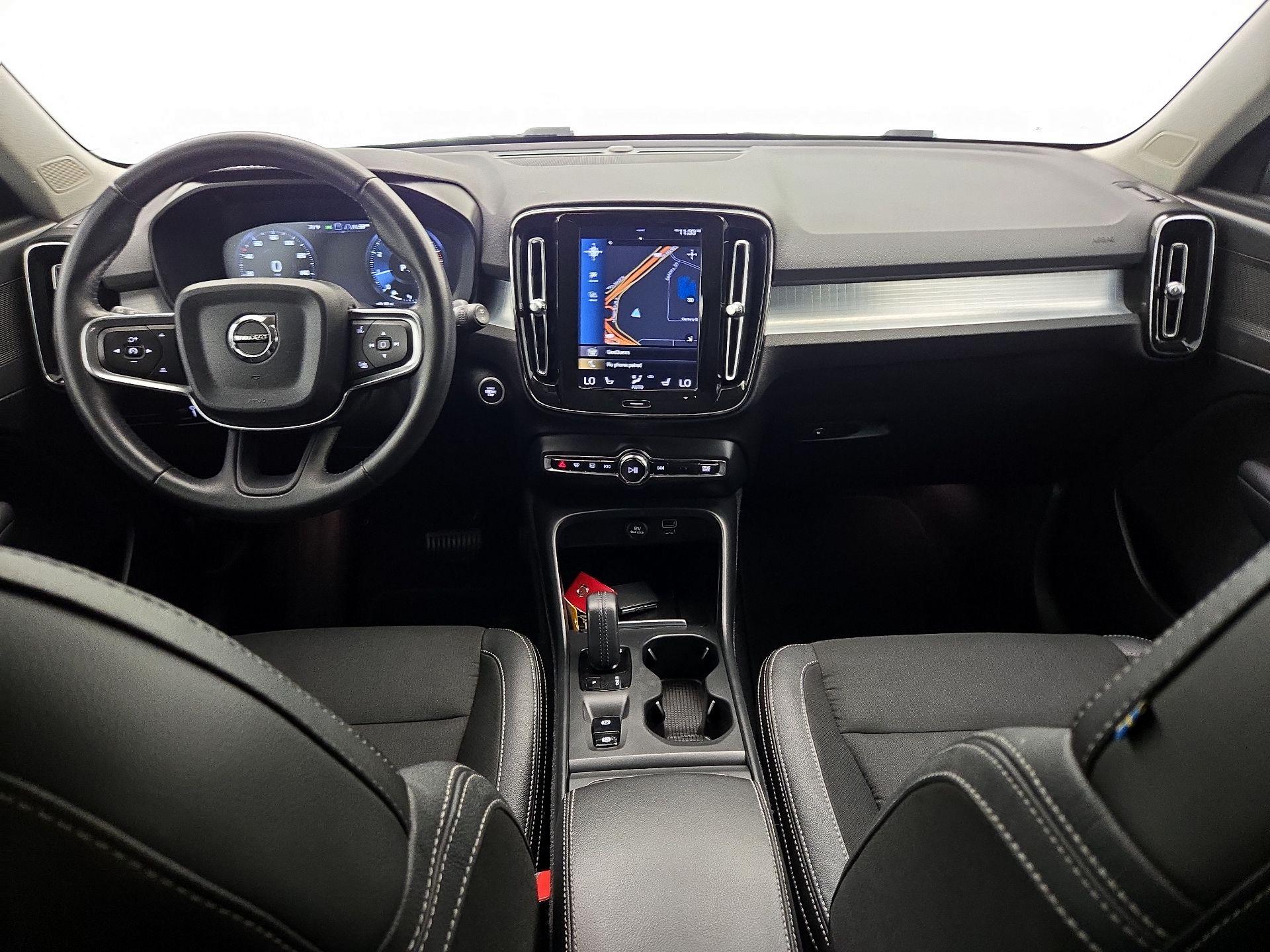 Thumbnail: 2020 Volvo XC40 - 9