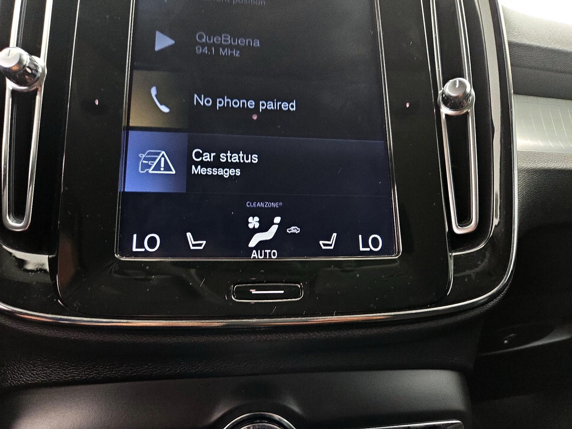 Thumbnail: 2020 Volvo XC40 - 17