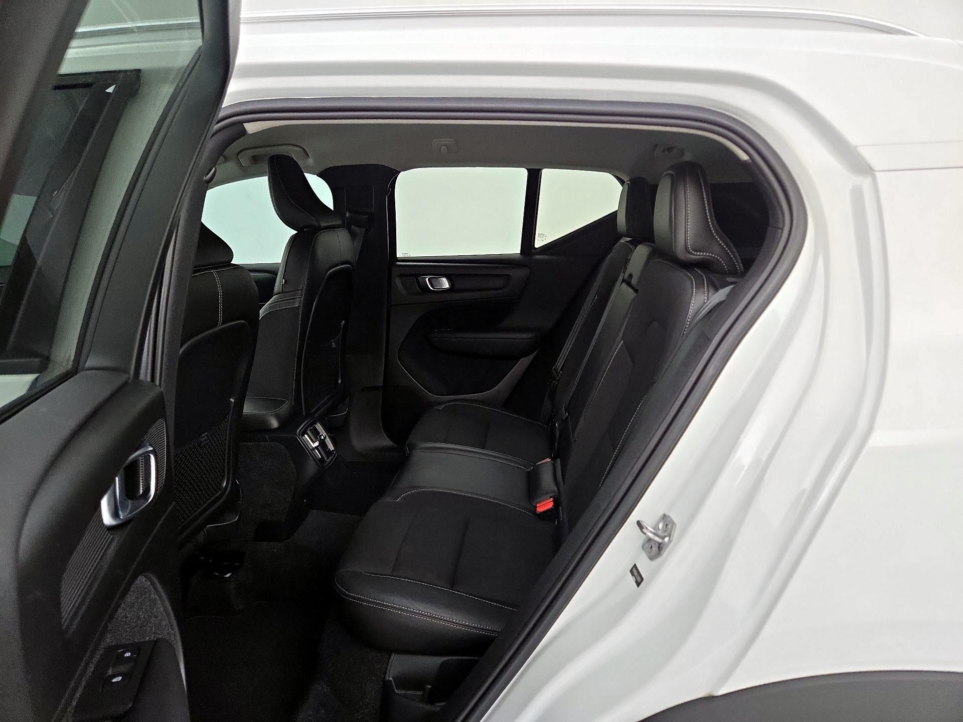Thumbnail: 2020 Volvo XC40 - 20