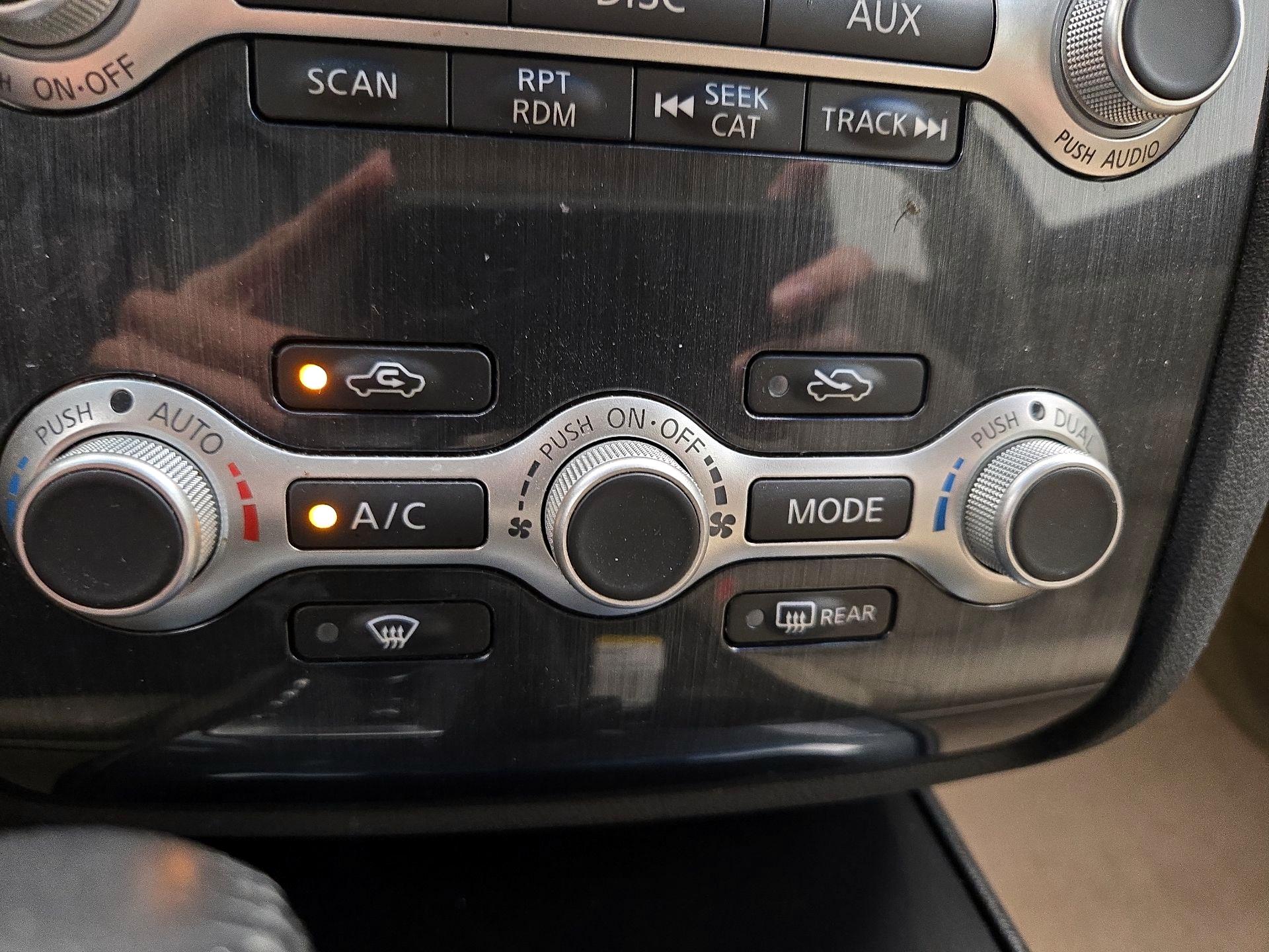 Thumbnail: 2014 Nissan Maxima - 16