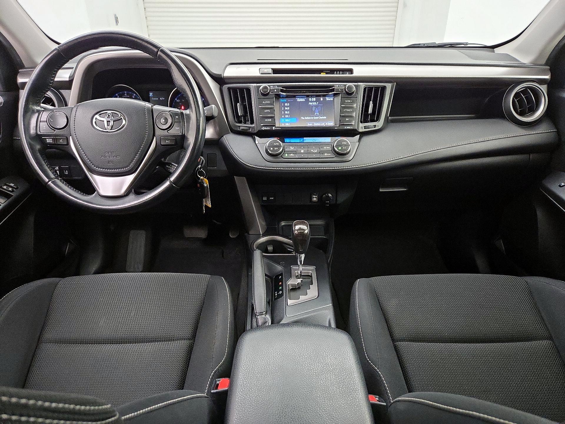 Thumbnail: 2017 Toyota RAV4 - 9